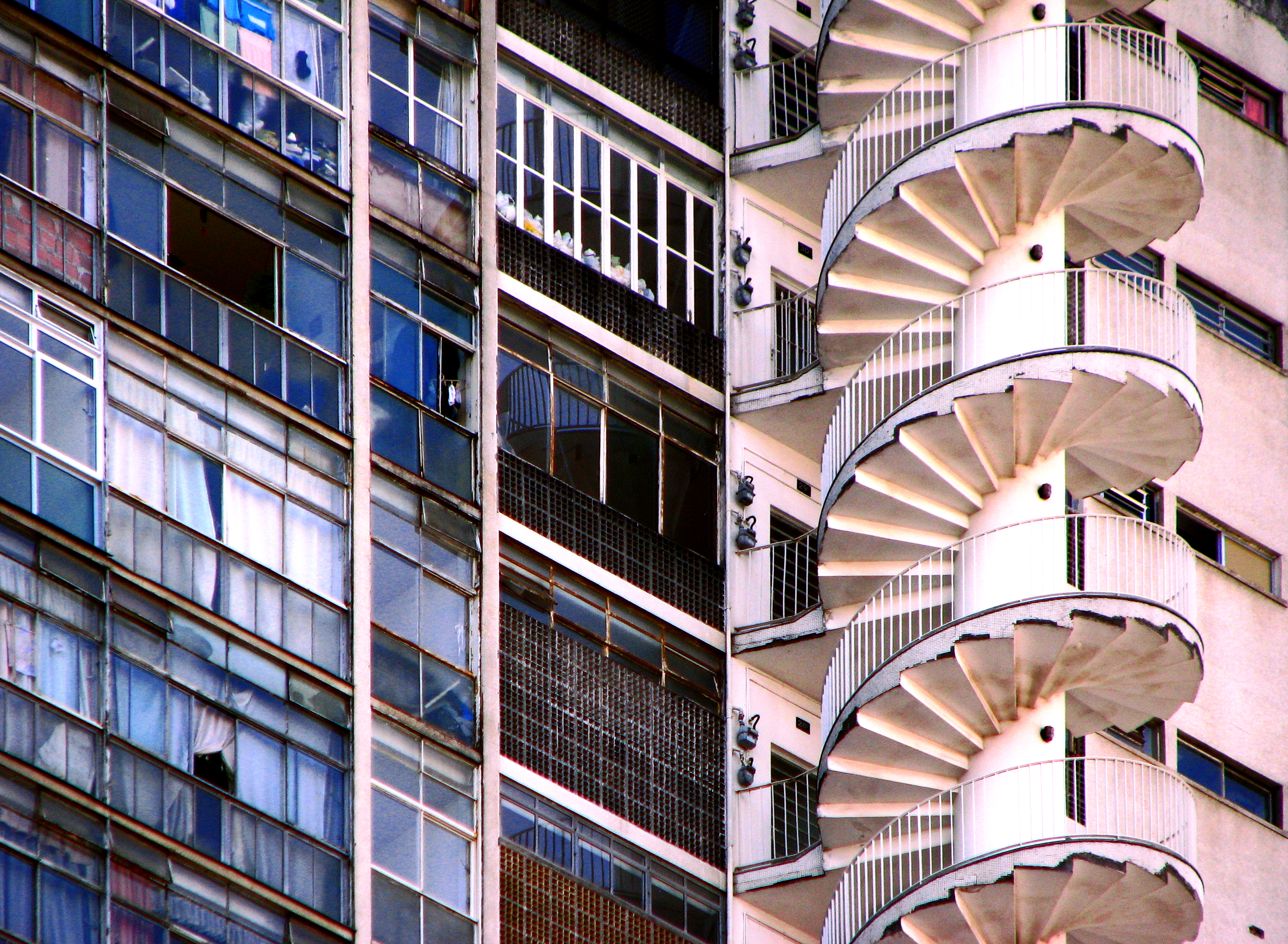 Emergency staircase in Edifício Copan. It was designed by brasilian architect Oscar Niemeyer in São Paulo City, Brazil.