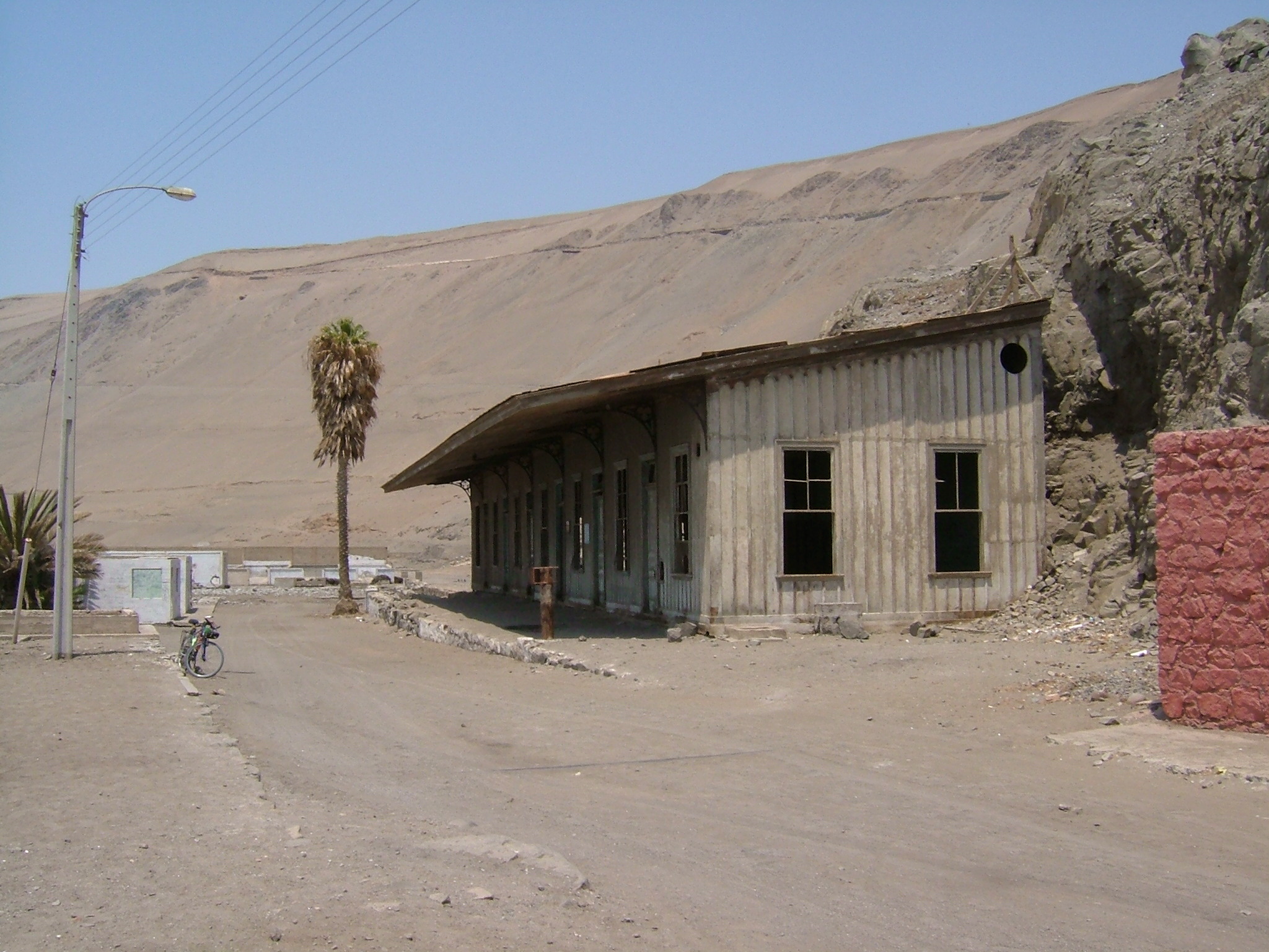 Pisagua railway station, Pisagua, Chile, January 2009