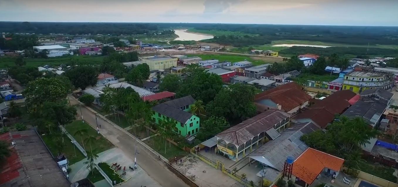 Vista de parte do Centro de Eirunepé (Amazonas), com os colégios e convento das irmãs franciscanas.