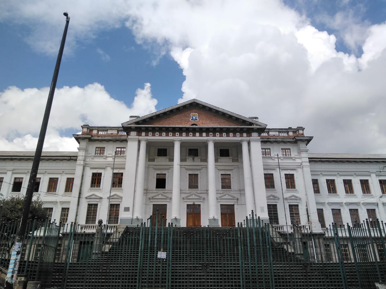 Façade of the Edificio Central today