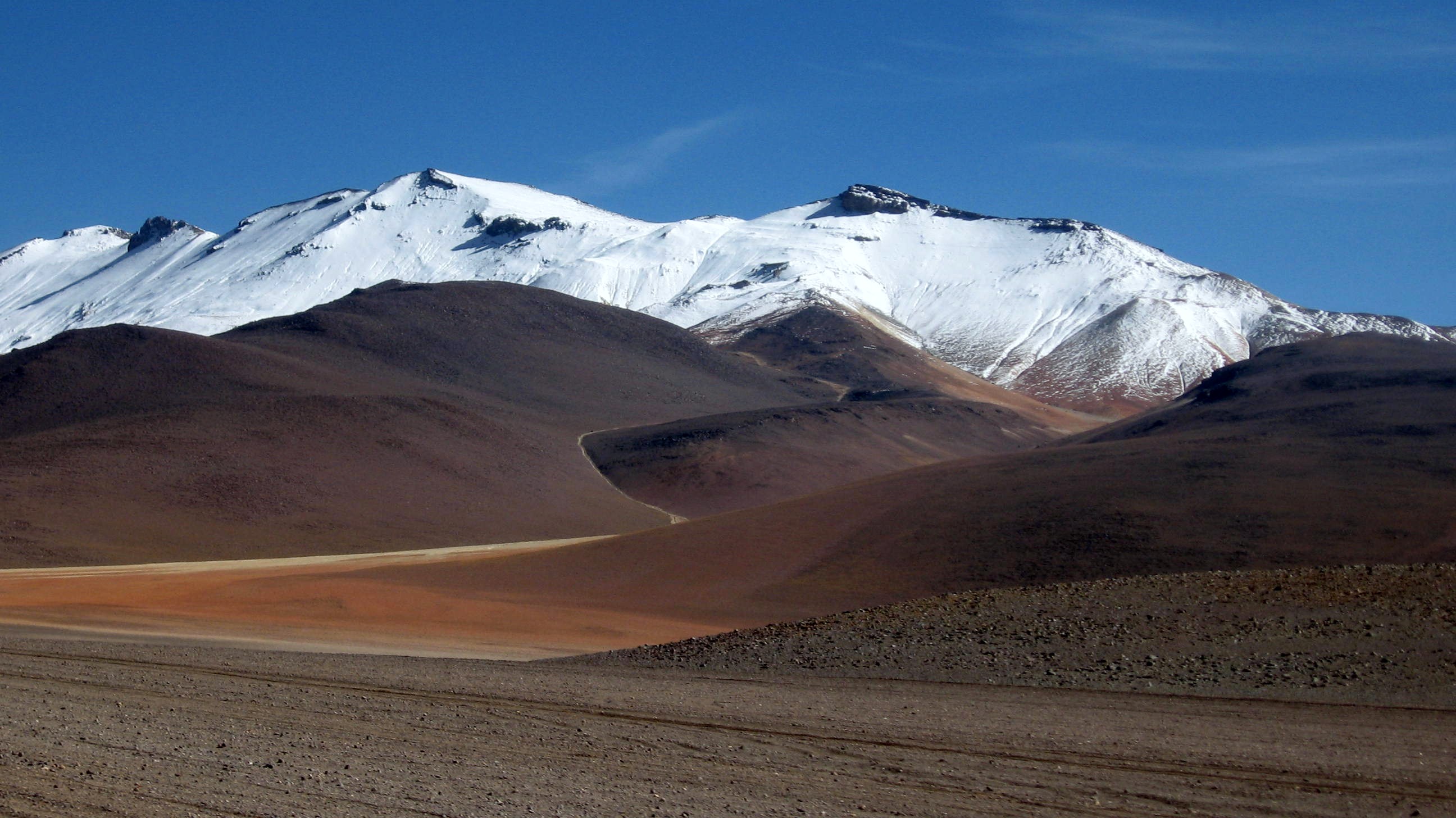 Vista de los Andes en el departamento de Potosí al sur oeste de bolivia.