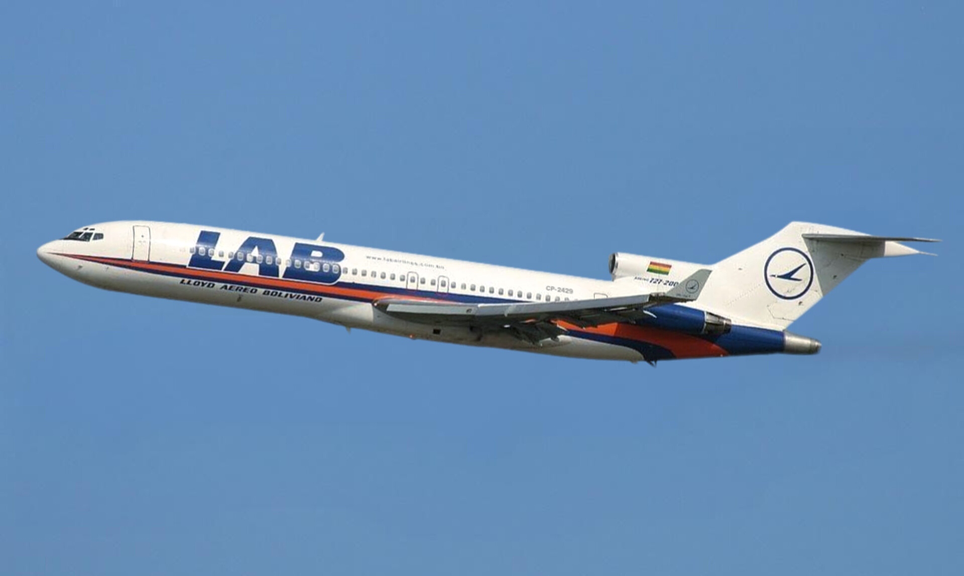 A Lloyd Aéreo Boliviano Boeing 727-259 at Jorge Wilstermann International Airport, Cochabamba