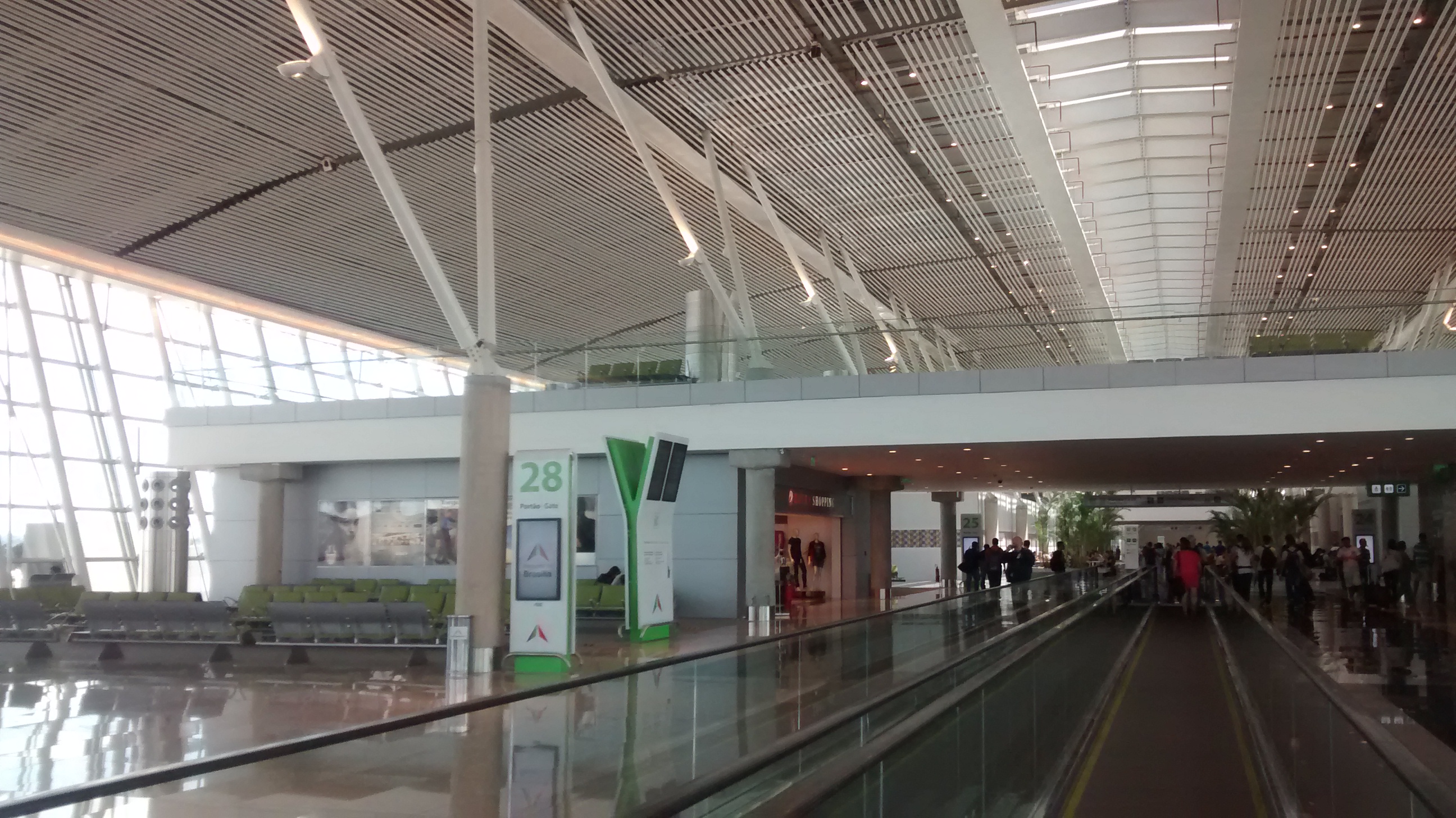 This is a picture of the South Concourse of Juscelino Kubitschek International Airport in Brasilia, Brazil.  The concourse is connected to BSB's main terminal and opened in April 2014.