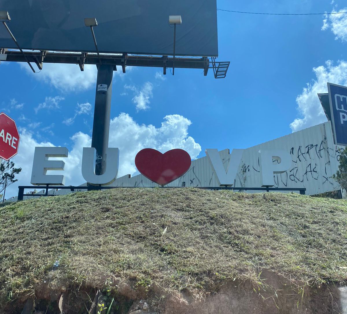 "I Love Vicente Pires" Sign