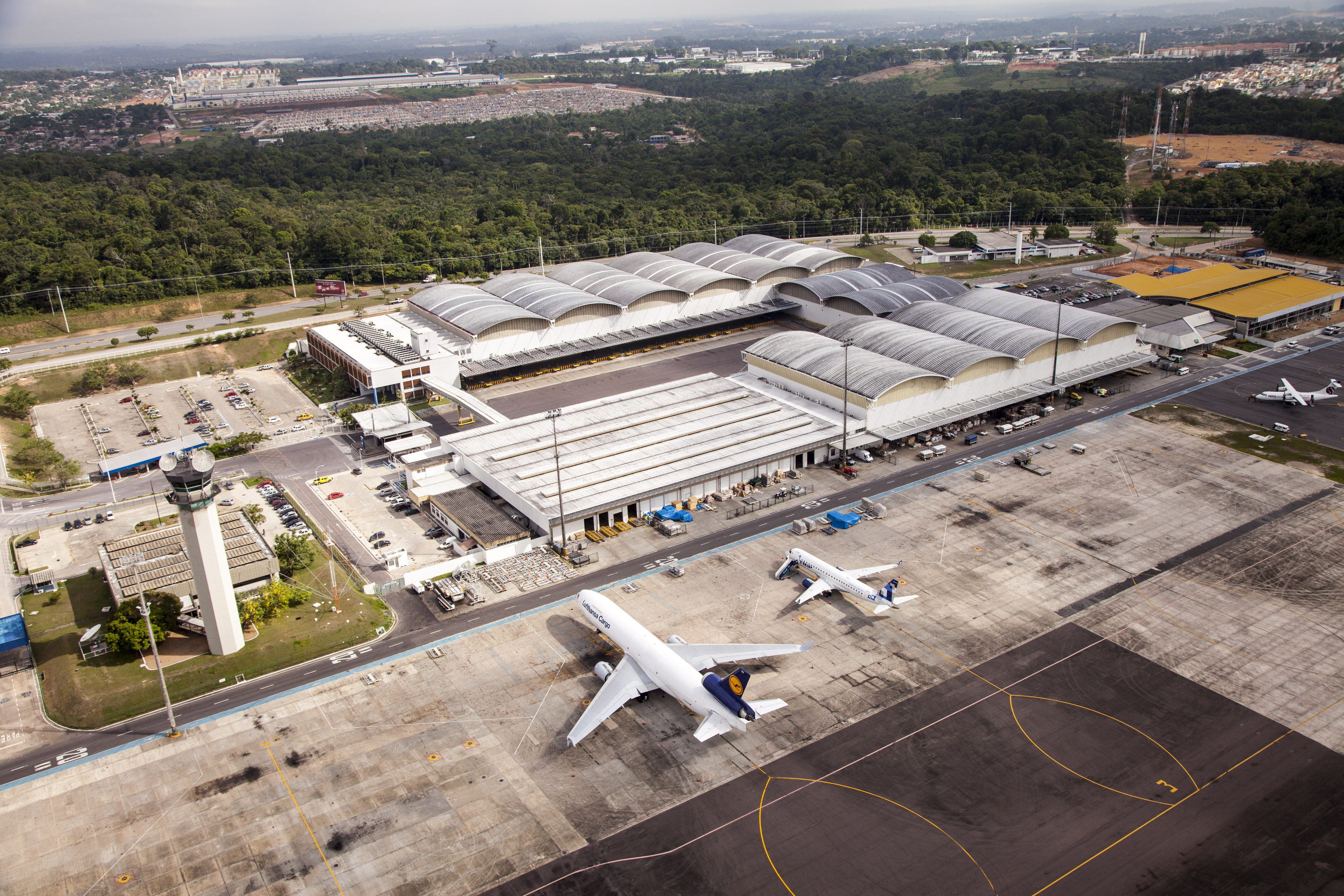 Terminal de logística de carga do Aeroporto Internacional de Manaus - Eduardo Gomes.