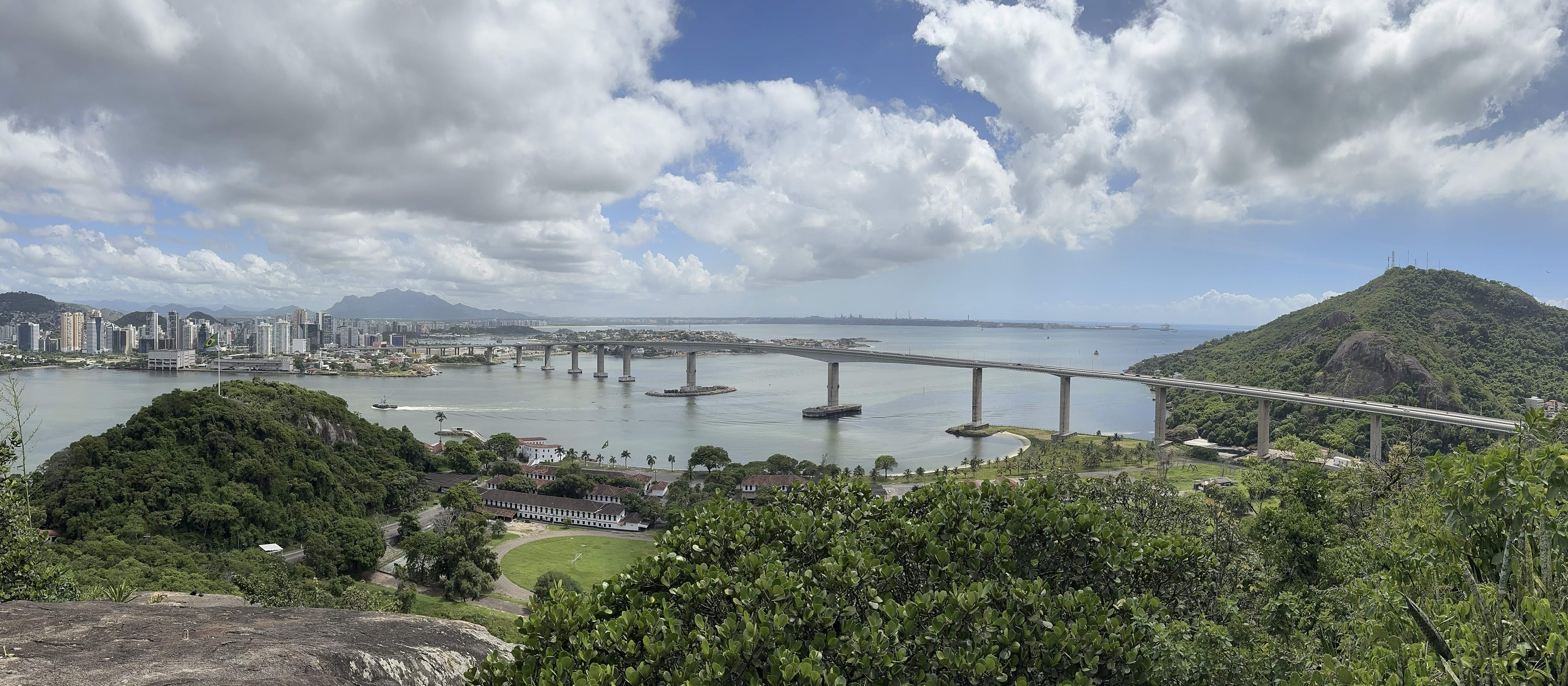 Panoramic view of the Vitória bay as seen from the Penha Convent.