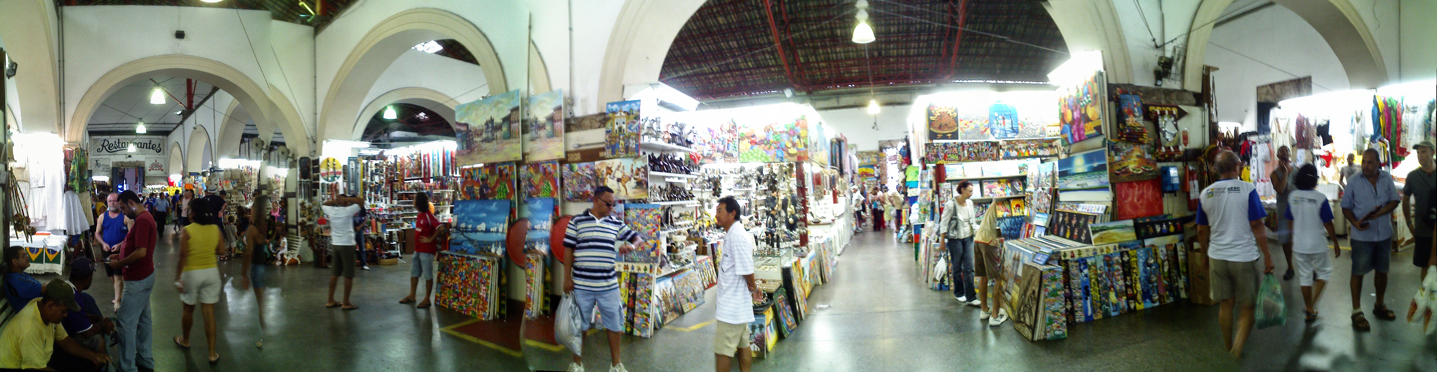Mercado Modelo

Photos taken with a Motorola A1200 mobile phone, and stitched with PS.
