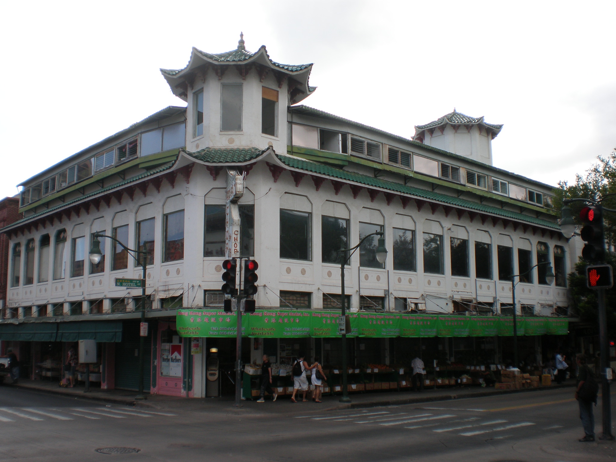 Wo Fat Building, 115 North Hotel St., Honolulu, Hawaii, in the heart of the Chinatown Historic District, which is on the National Register of Historic Places