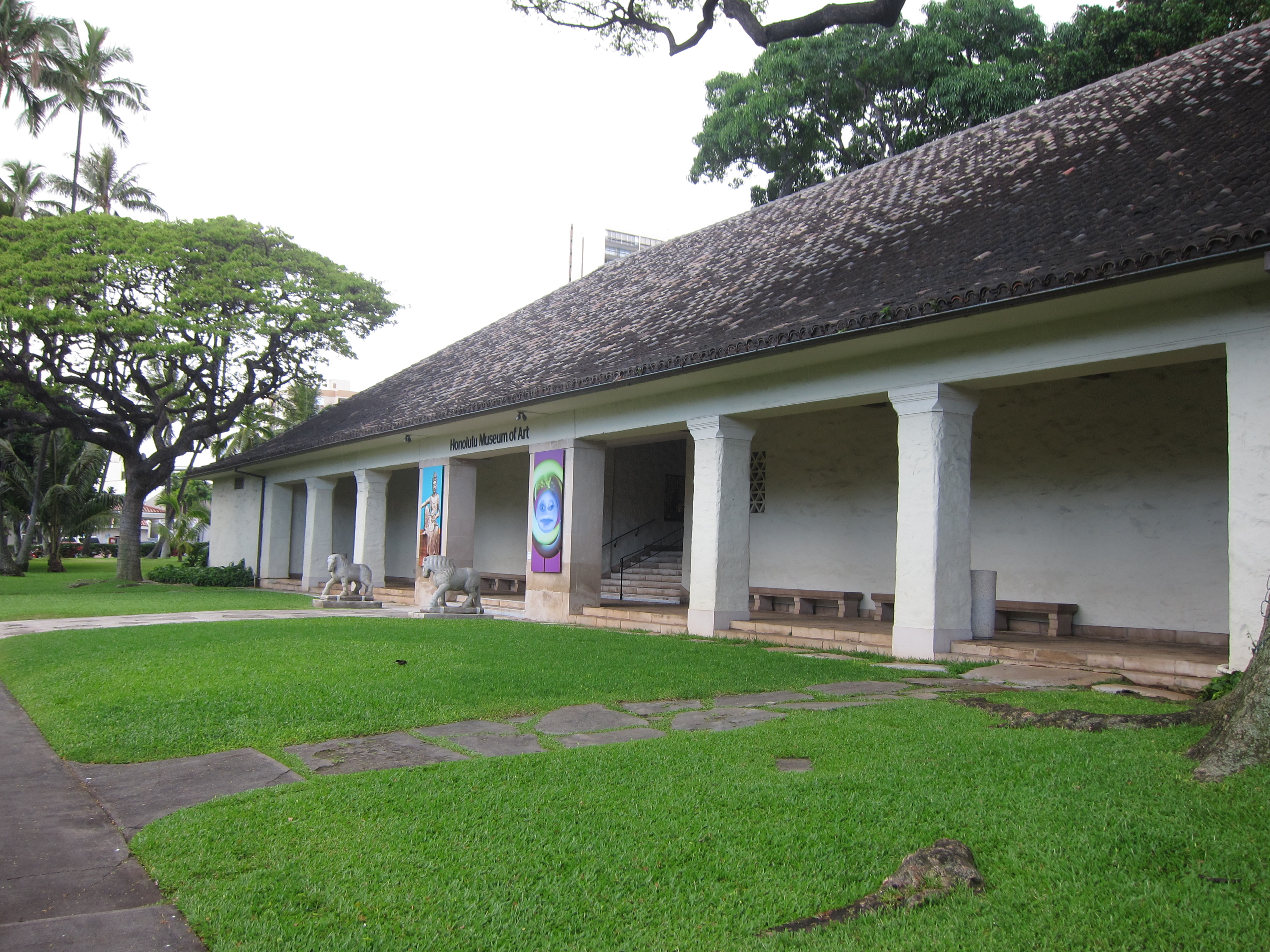 Honolulu Museum of Art — entrance veranda and gardens designed by Bertram Goodhue in the Hawaiian and Spanish Colonial Revival styles
