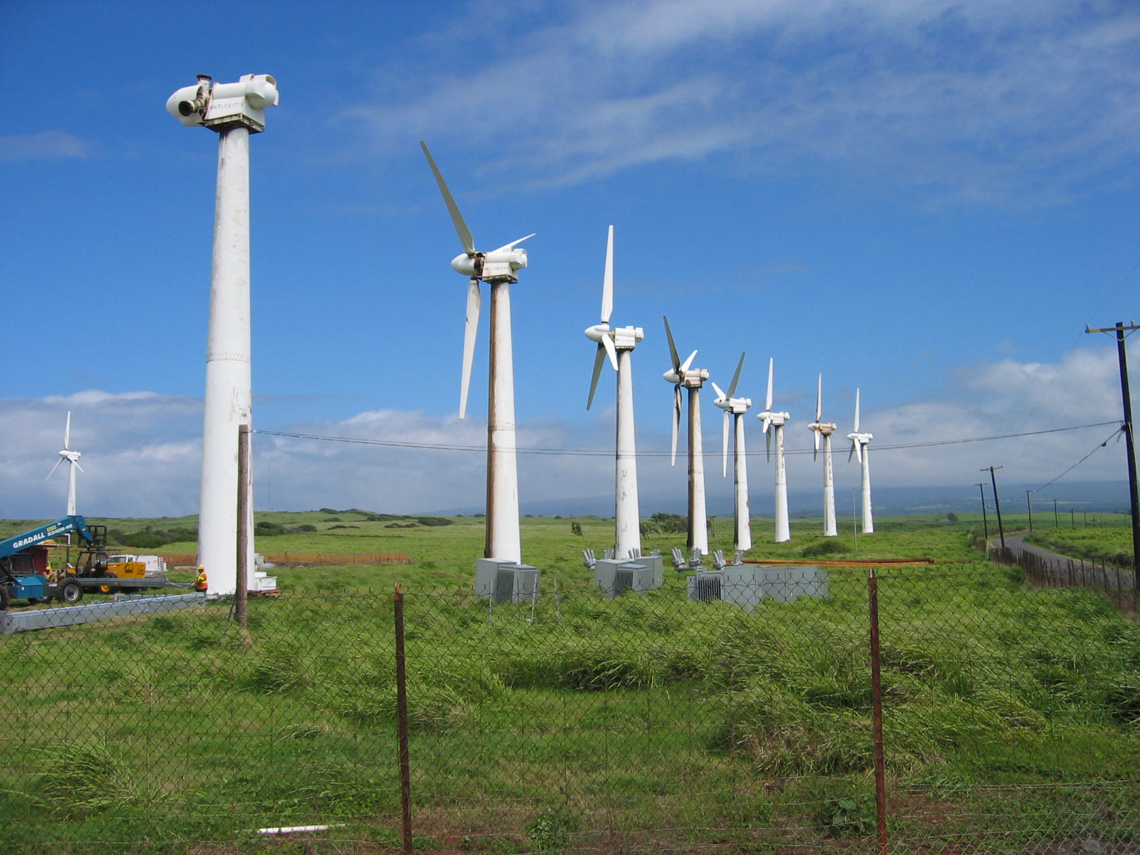 Mitsubishi 250 kW wind turbines of the Kama'oa Wind Farm in Ka Lae (a.k.a. South Point), Big Island of Hawaii. The wind farm came online in 1987, was decomissioned in 2006, and the nearby Pakini Nui wind farm replaced it with 14 larger GE Energy 1.5 MW wind turbines in 2007.