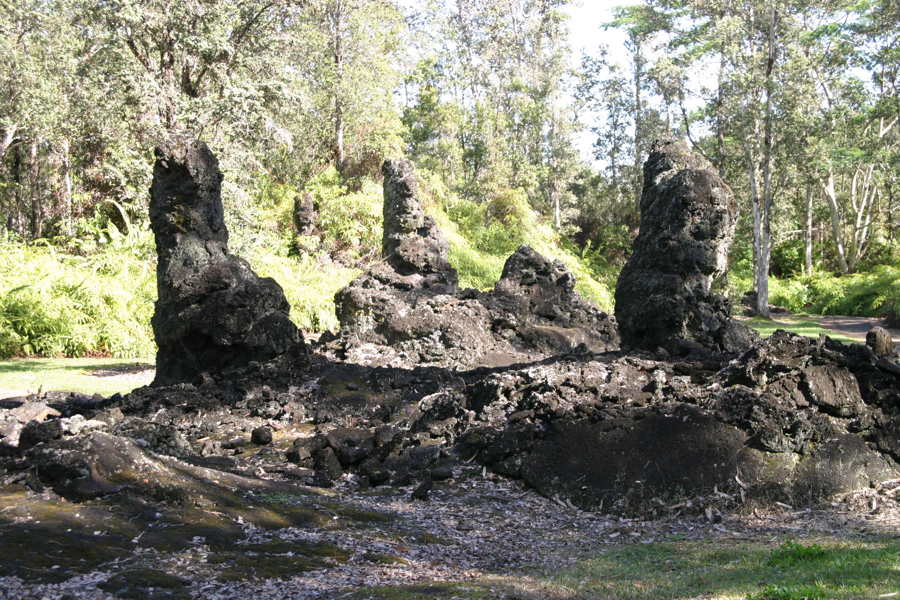 Lava Tree State Monument, Big Island, Hawaii.
Taken 1/11/04 by Pretzelpaws with a Canon 10D camera. Recompressed 1/7/05 using the Gimp.