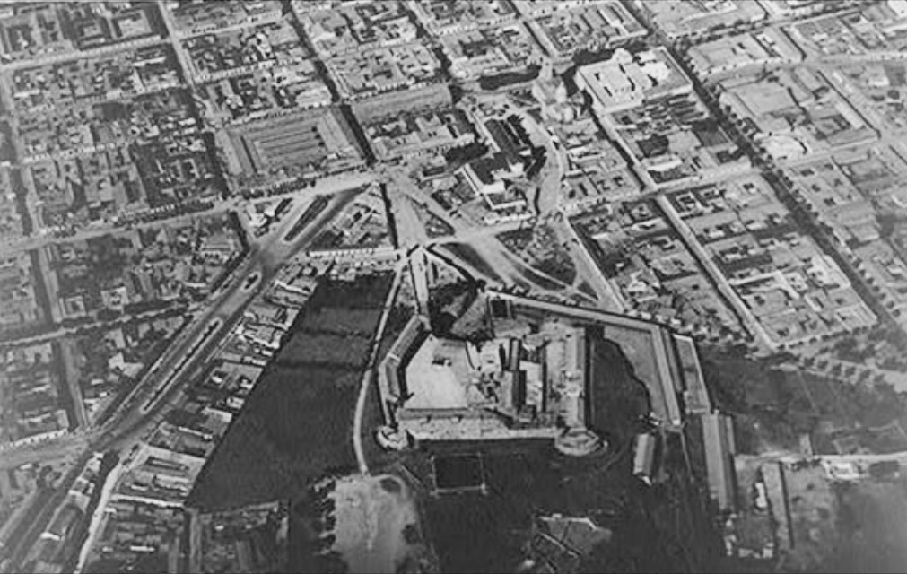 Foto aérea de la Ciudad de Guatemala en la década de 1930. En primer plano, el Fuerte de San José Buena Vista.