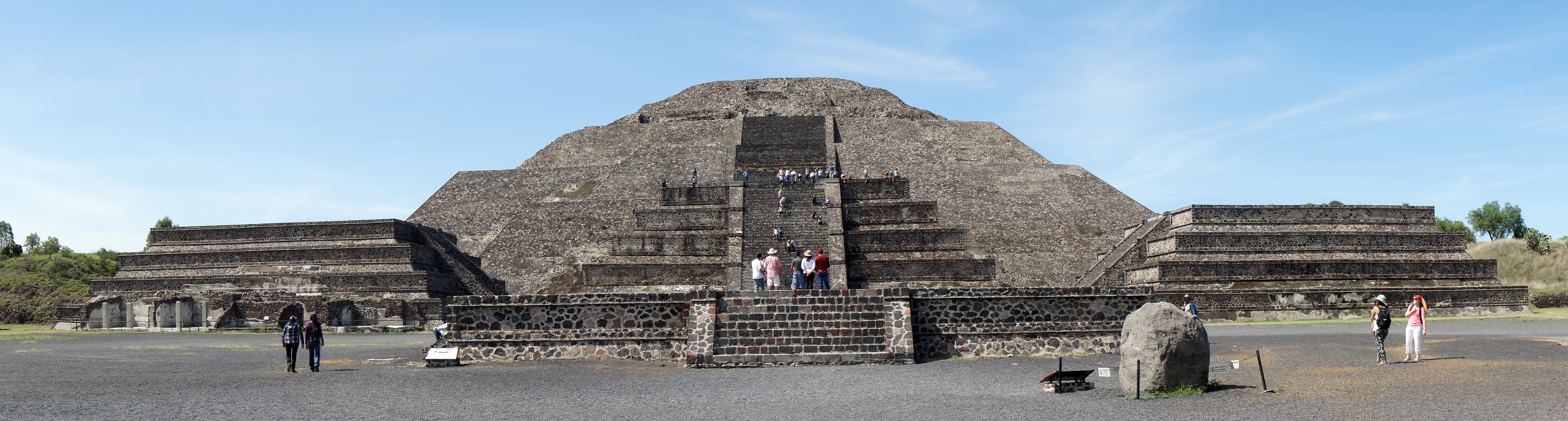 Panoramic view of the Pyramid of the Moon, Teotihuacan archaeological site, Mexico
