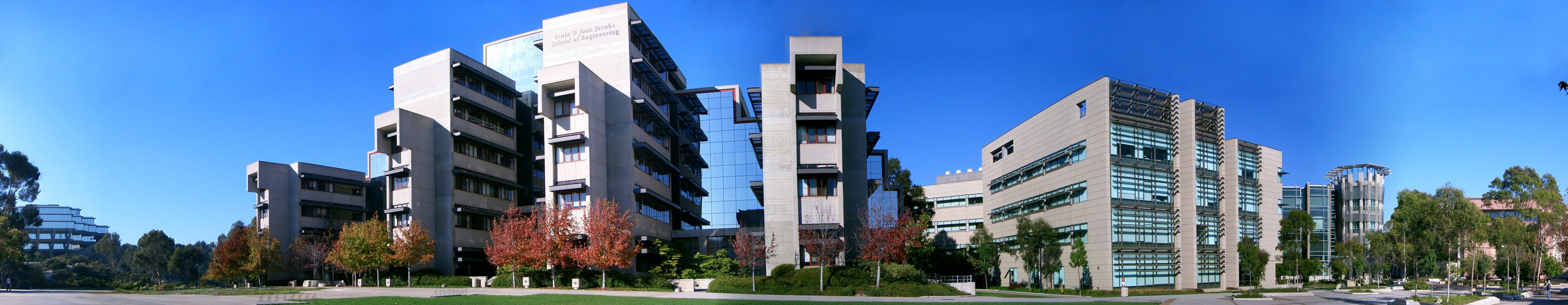 A panoramic picture of Warren College Mall, containing the Geisel Library and the Jacobs School of Engineering.