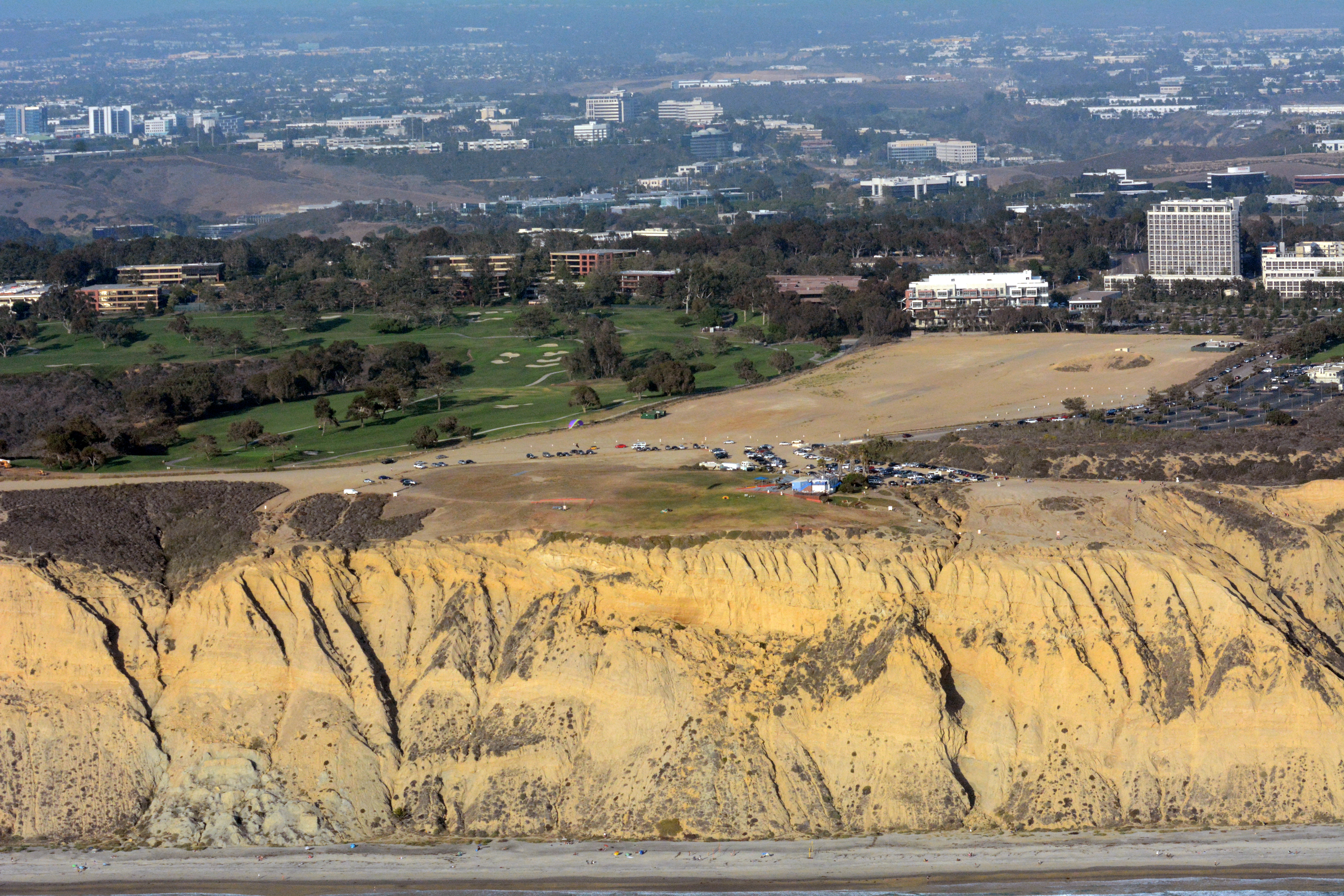 Torry Pines Hang Gliding cliff photo D Ramey Logan