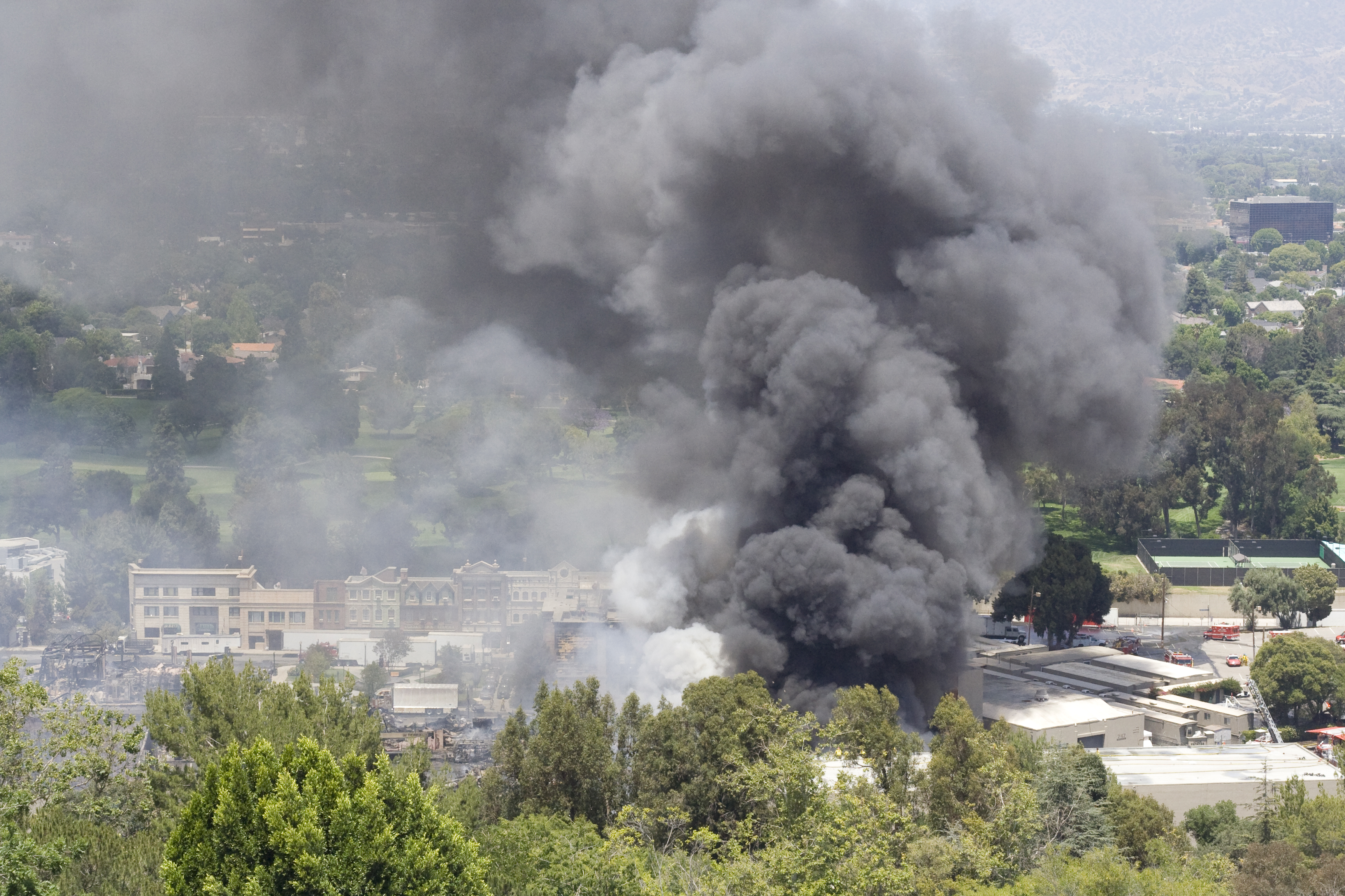 Smoke at the scene of the Universal Studio fire, June 1, 2008.