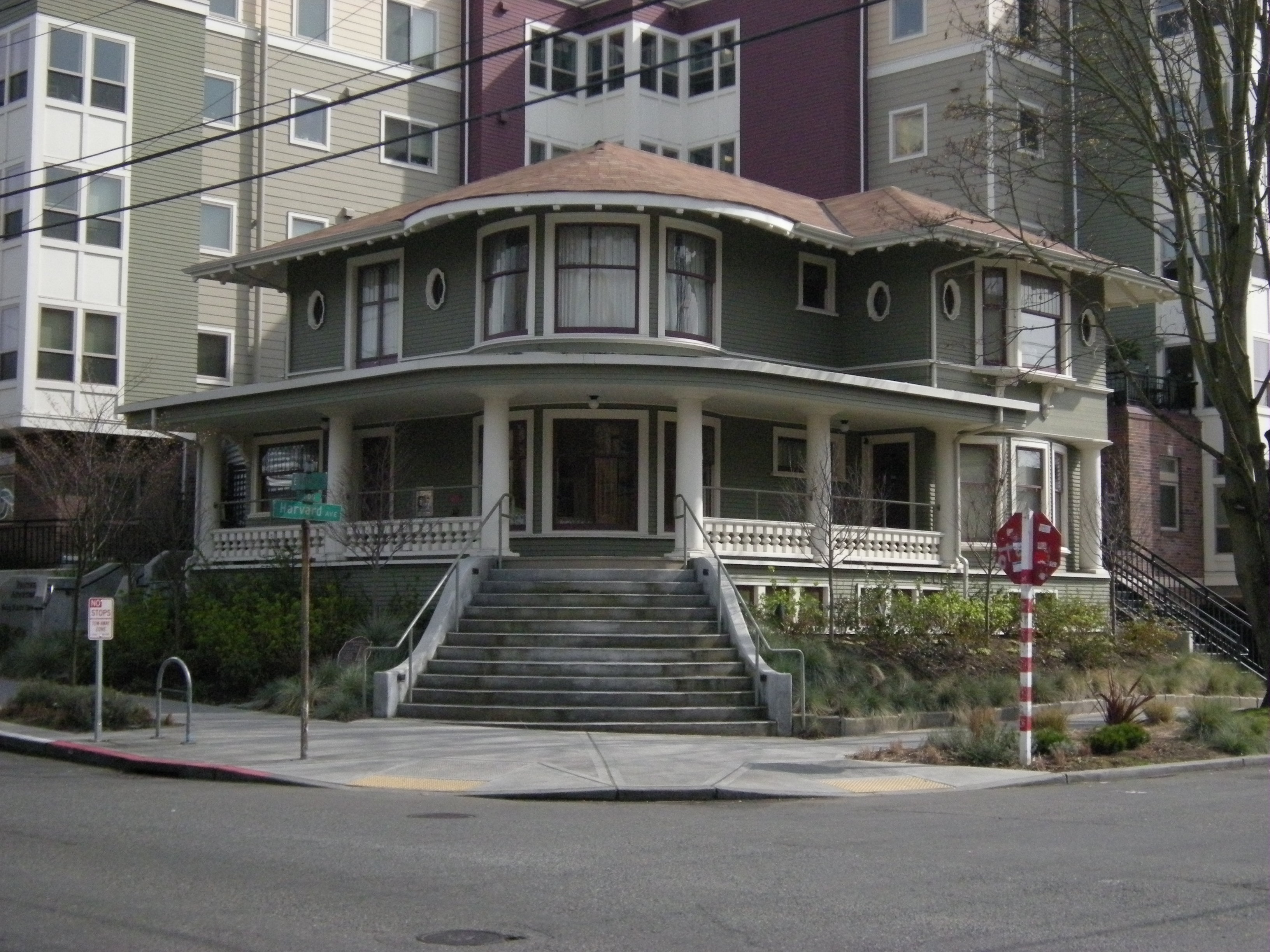 Pantages House (and, behind that, the Pantages Apartments), corner of Denny Way and Harvard Ave. on Capitol Hill, Seattle, Washington. The house, designed by Knapp &amp; West architects, was originally built in 1905 for vaudeville magnate Alexander Pantages and is a city landmark.