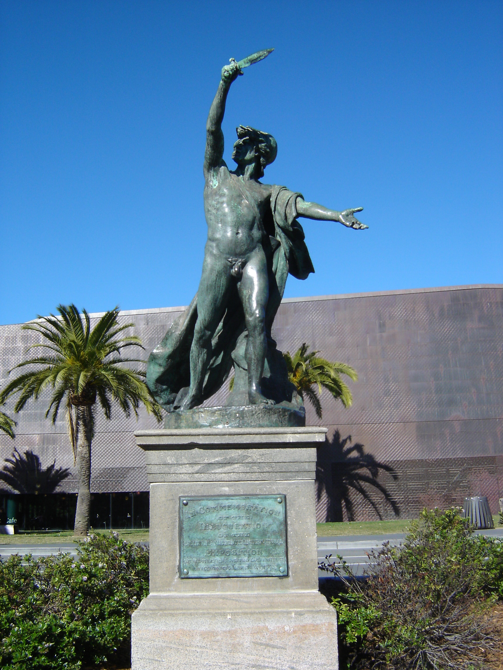 Roman Gladiator statue — by Guillaume Geefs, 19th-century.
In the Music Concourse of Golden Gate Park, in San Francisco, California.