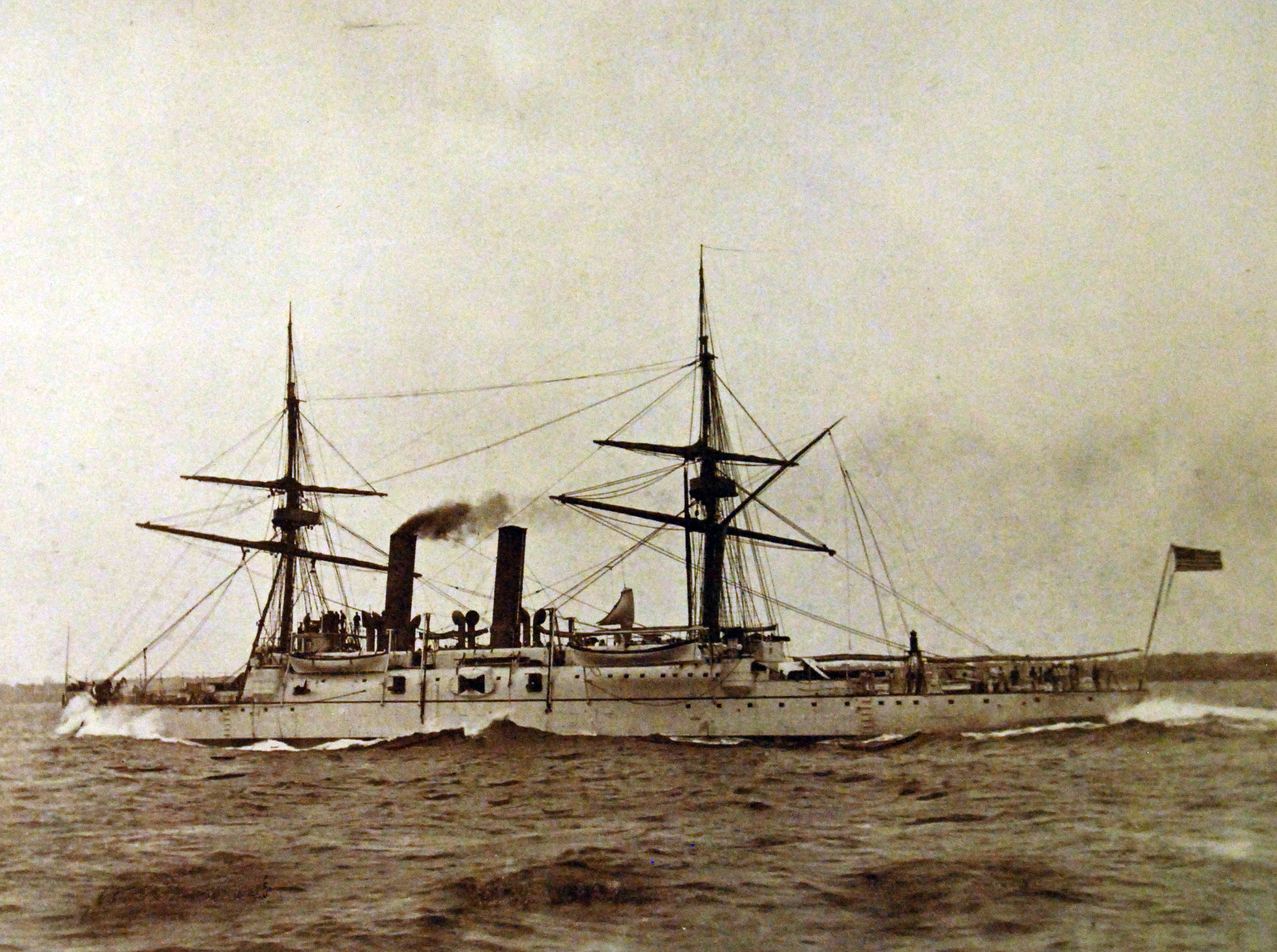 Lot 3000-K-24:   U.S. Navy protected cruiser, USS Boston, port stern view during speed trials.   Detroit Publishing Company, 1890-1912.  Courtesy of the Library of Congress.  (2016/03/25).