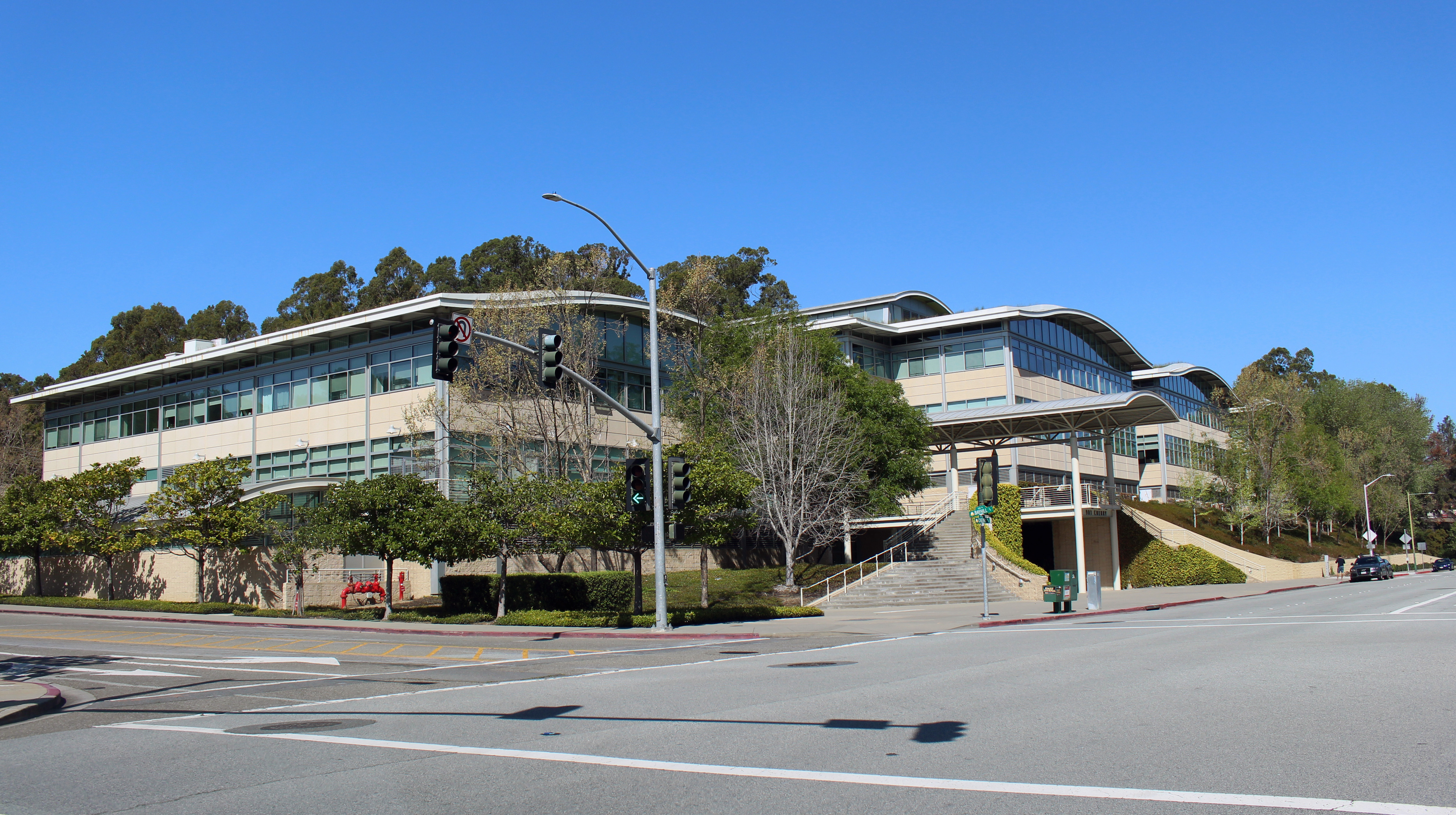 This office building at 901 Cherry Avenue in San Bruno, California was home to the headquarters of YouTube at the time this photograph was taken.  
Photographed by user Coolcaesar on April 2, 2017 in San Bruno, California.