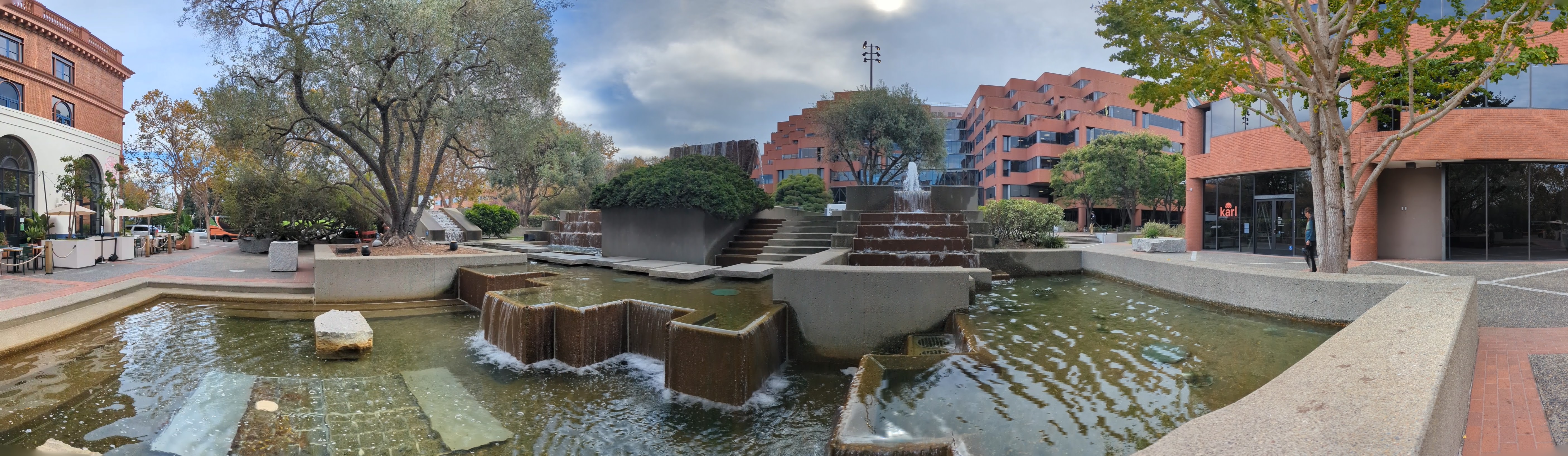 Panorama of the main fountain in the "hard" half of Levi's Plaza Park.