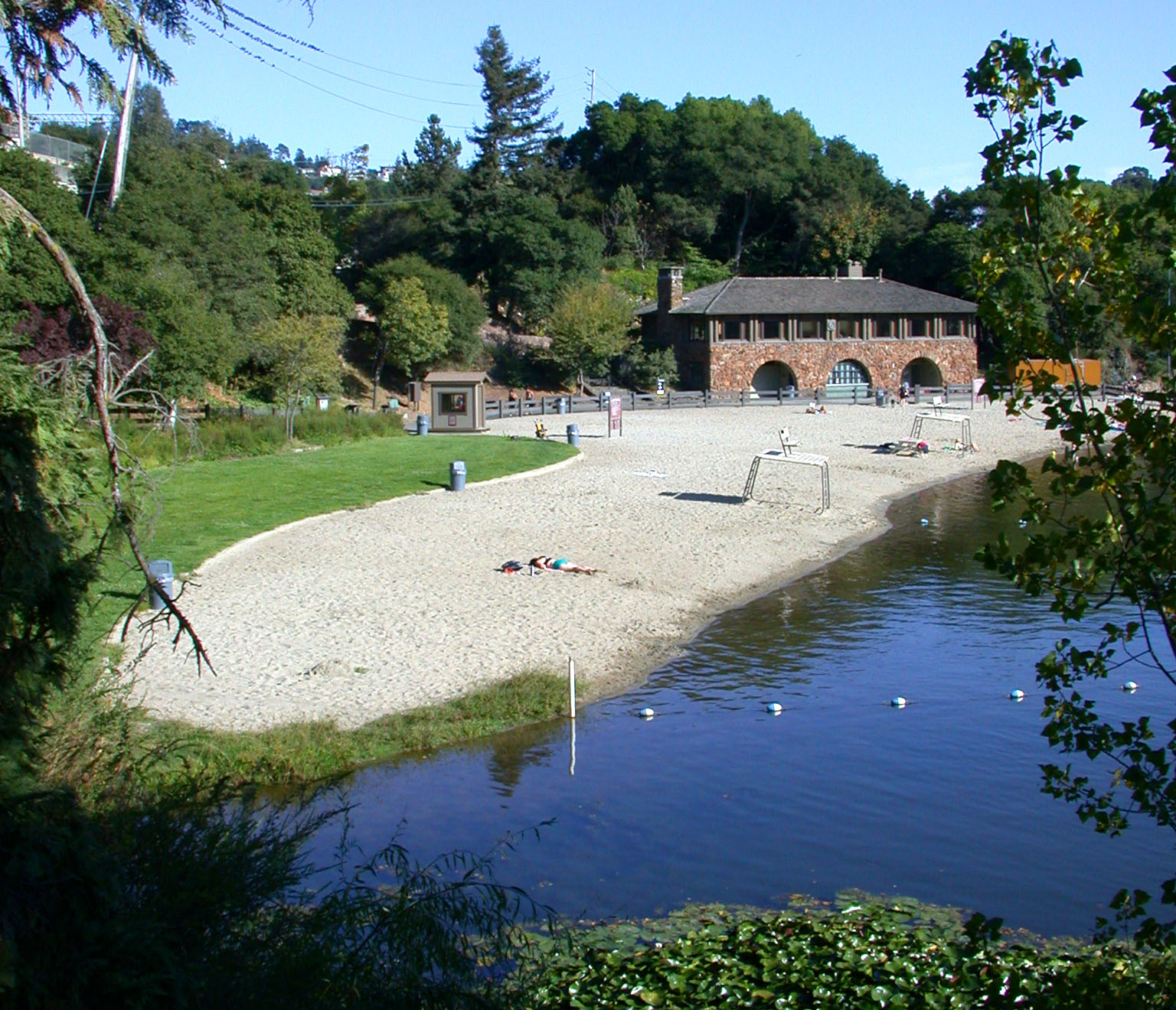Lake Temescal in Temescal Regional Park — in the Berkeley Hills, northeastern Oakland, California.
Part of the East Bay Regional Parks District.