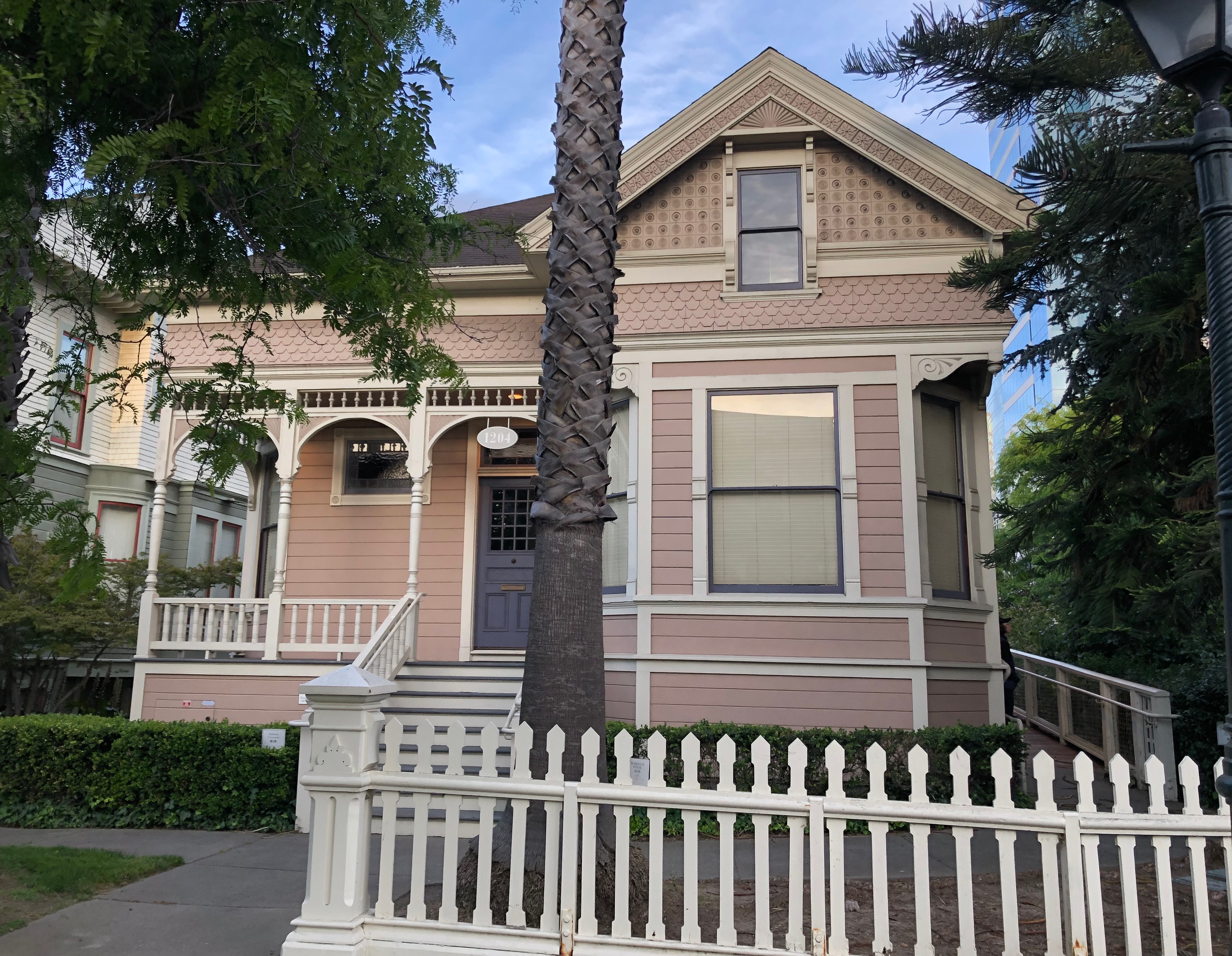 Robinson House, Queen Anne Cottage style. Owned by Gertrude and W.H. Robinson. Originally built in Fruit Vale, or what is now called Fruitvale.
