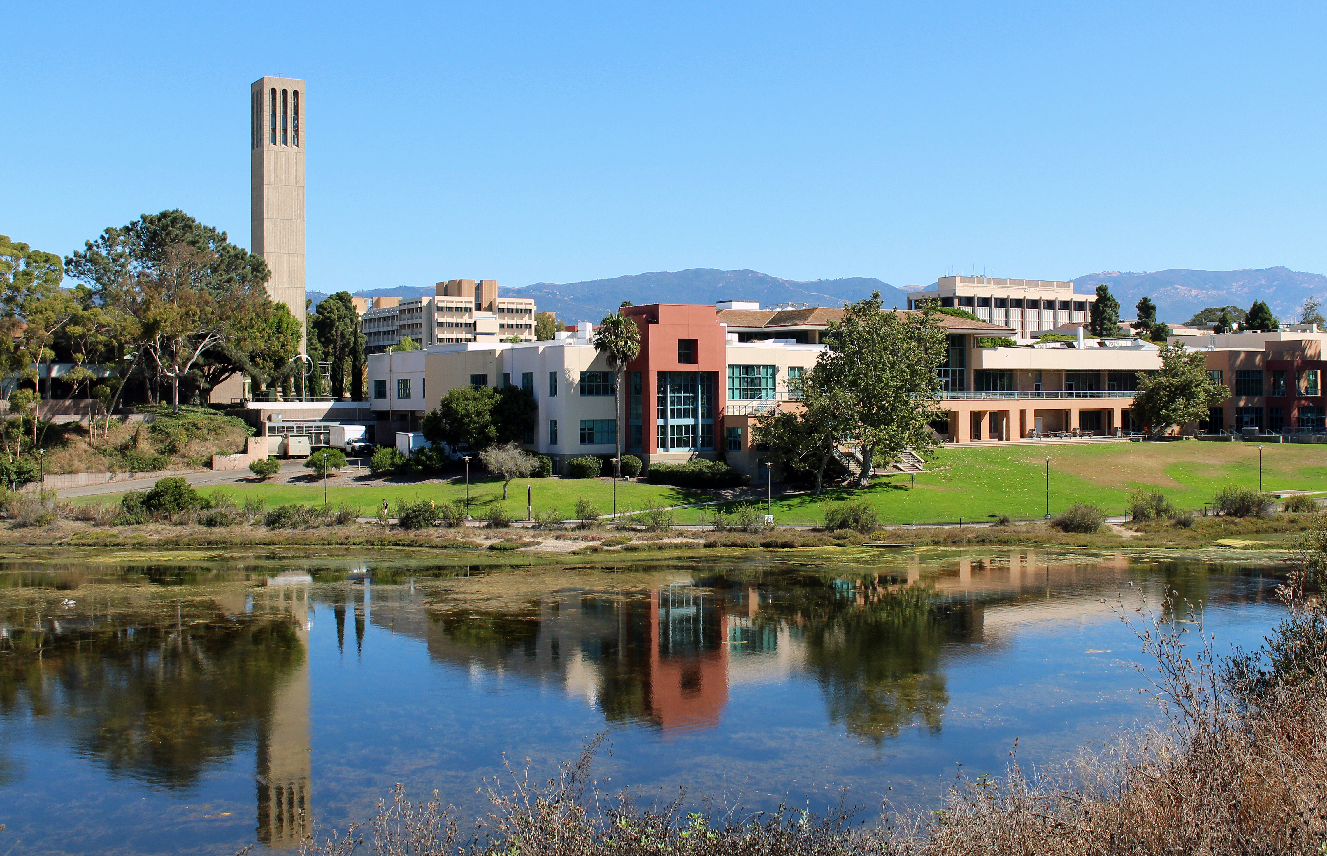 The view of Storke Tower and the University Center from the other side of the UCSB Lagoon at the University of California, Santa Barbara.
Photographed on September 8, 2019 by user Coolcaesar.