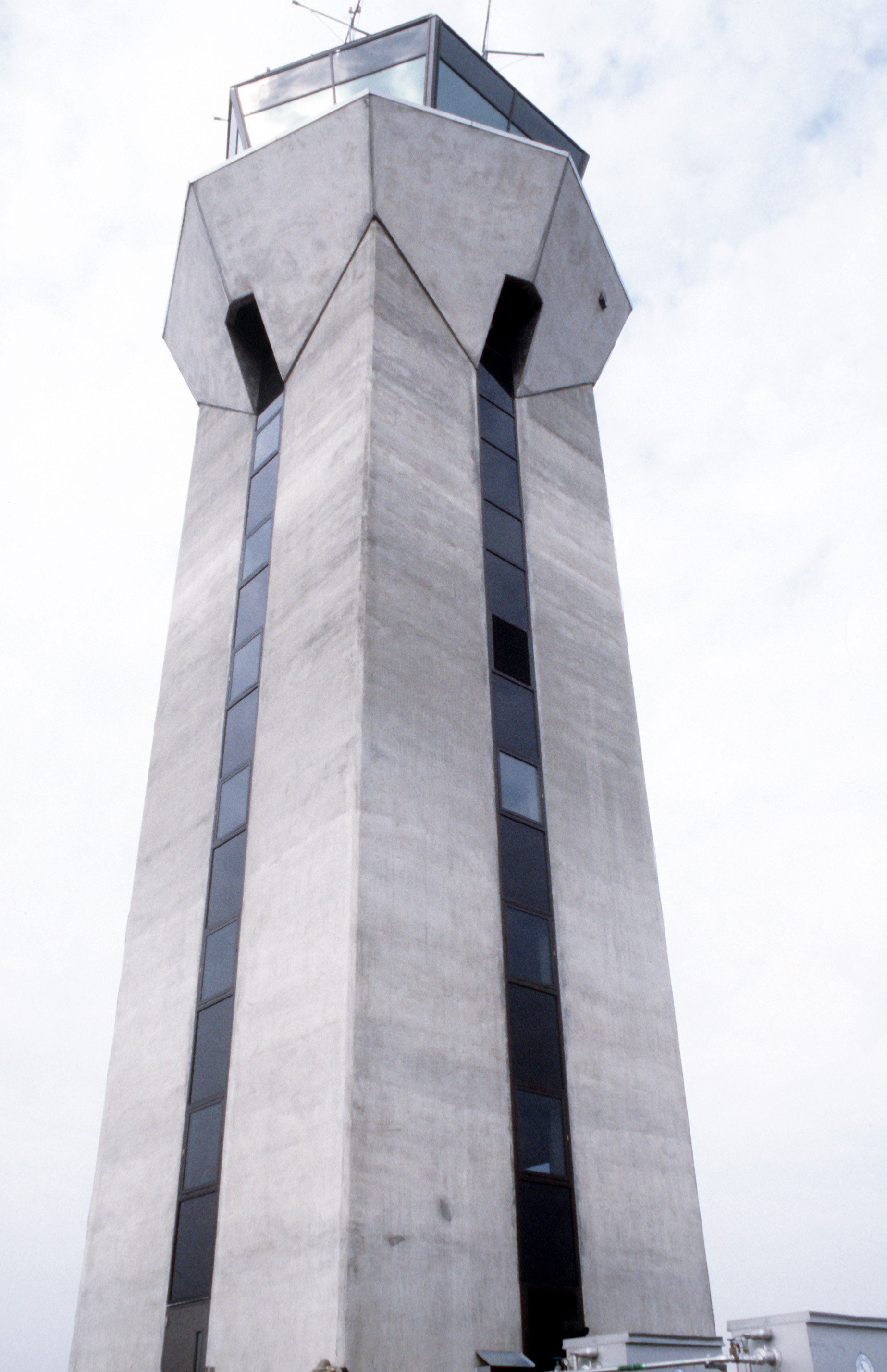 The new base control tower.Location: MATHER AIR FORCE BASE, CALIFORNIA (CA) UNITED STATES OF AMERICA (USA)