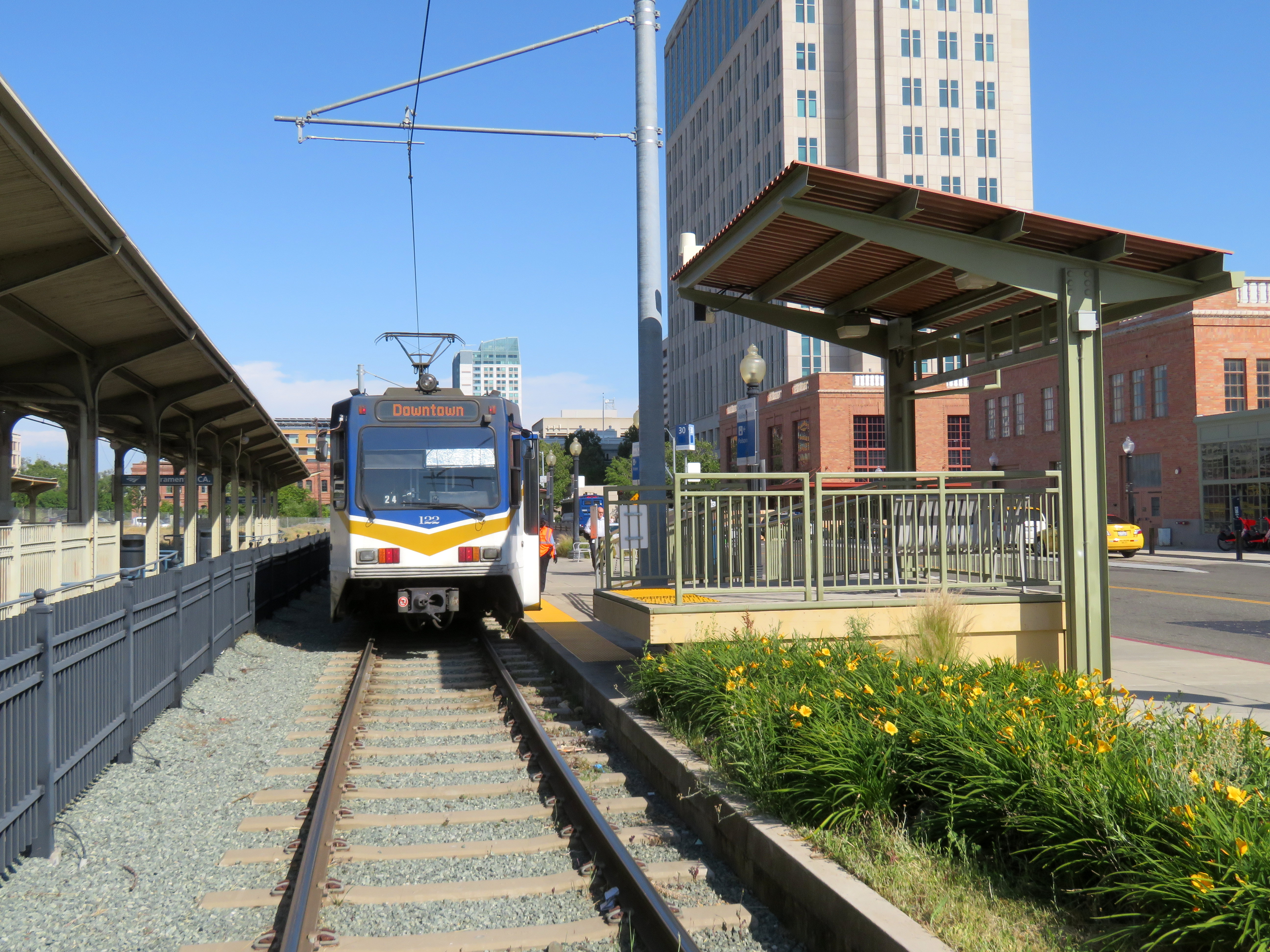 A light rail train at Sacramento Valley Station in May 2019
