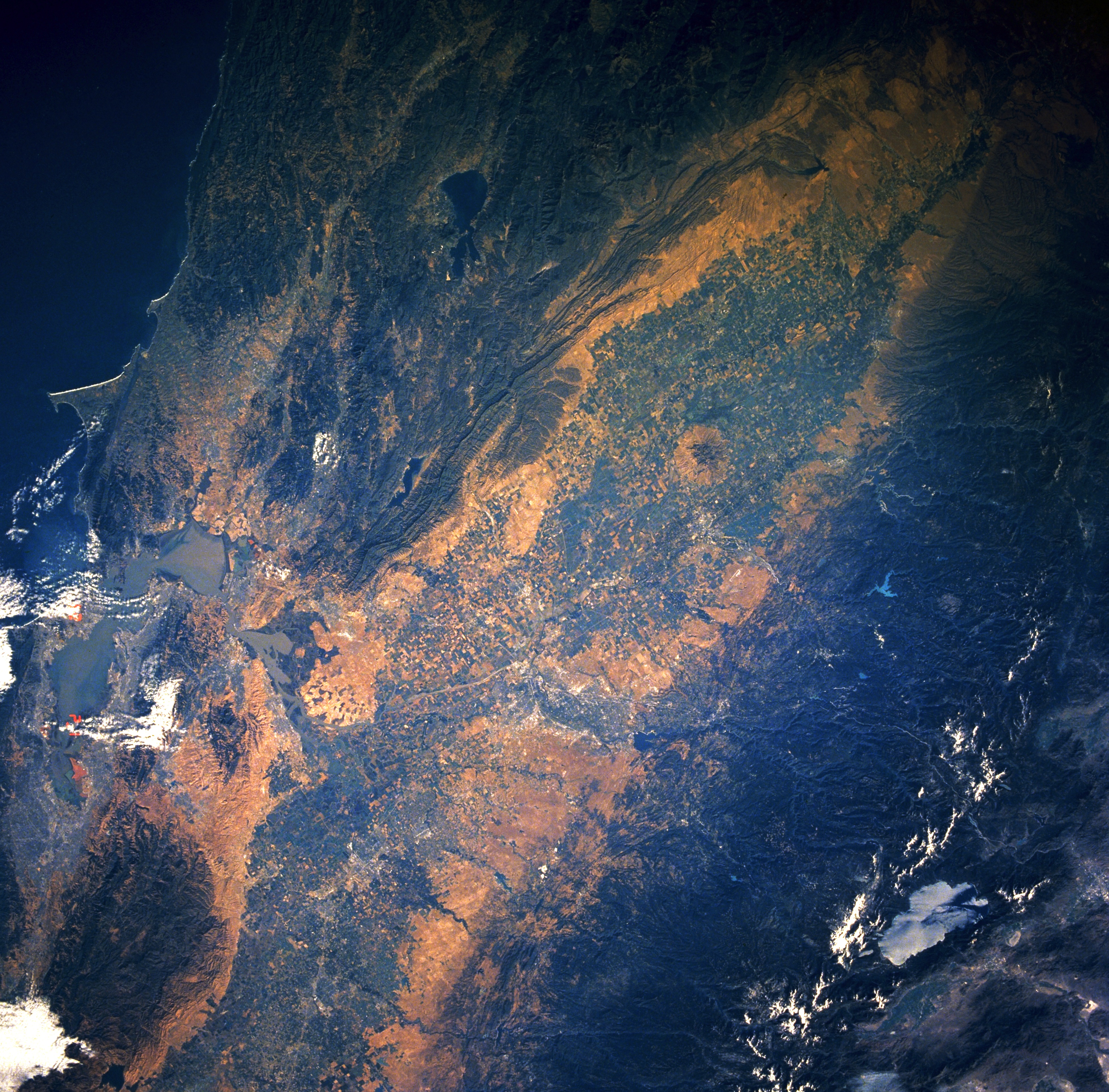 Central Valley STS040-609-38.jpg