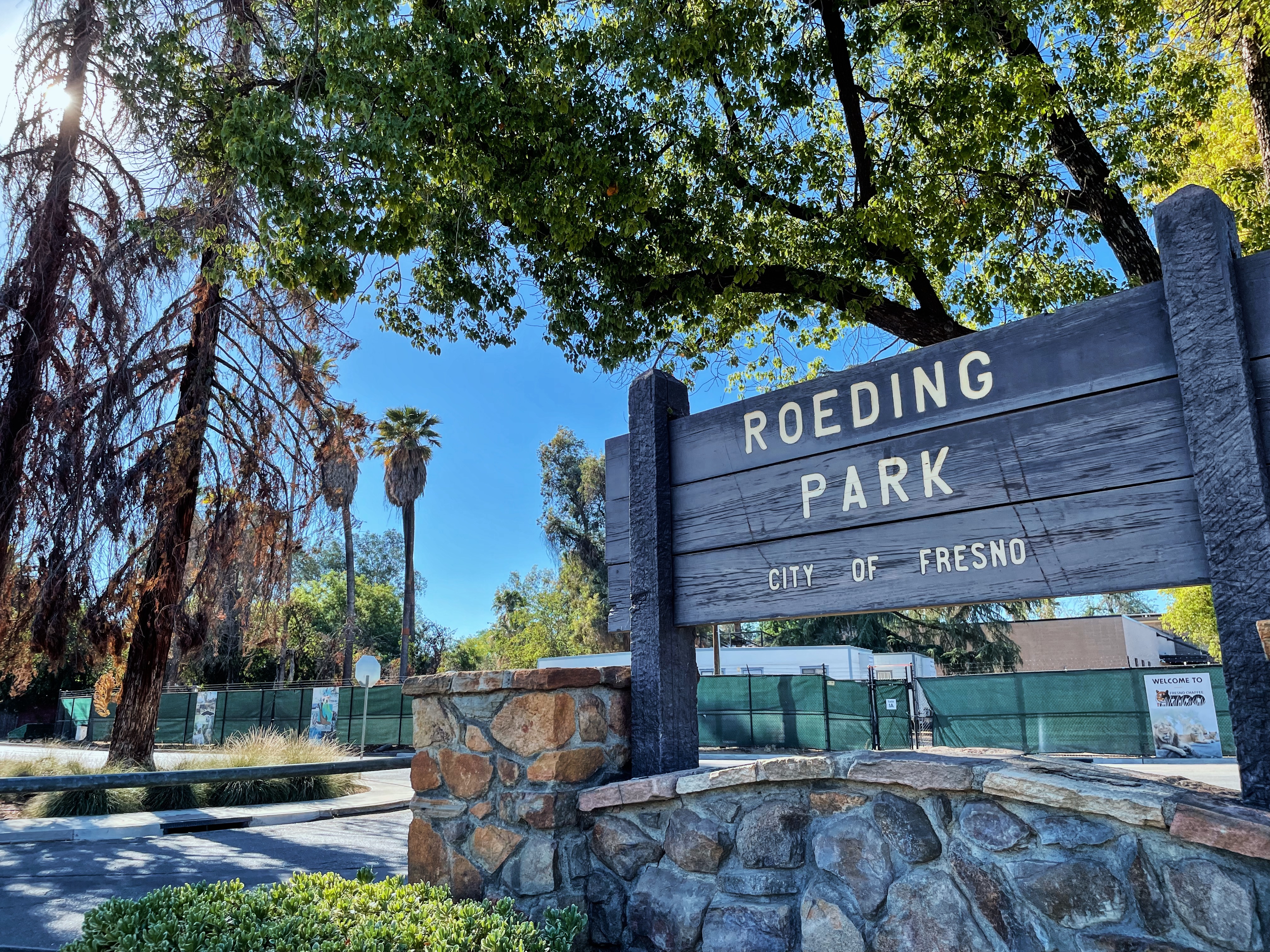 Photo taken of the entrance sign of Roeding Park in Fresno, CA in 2022