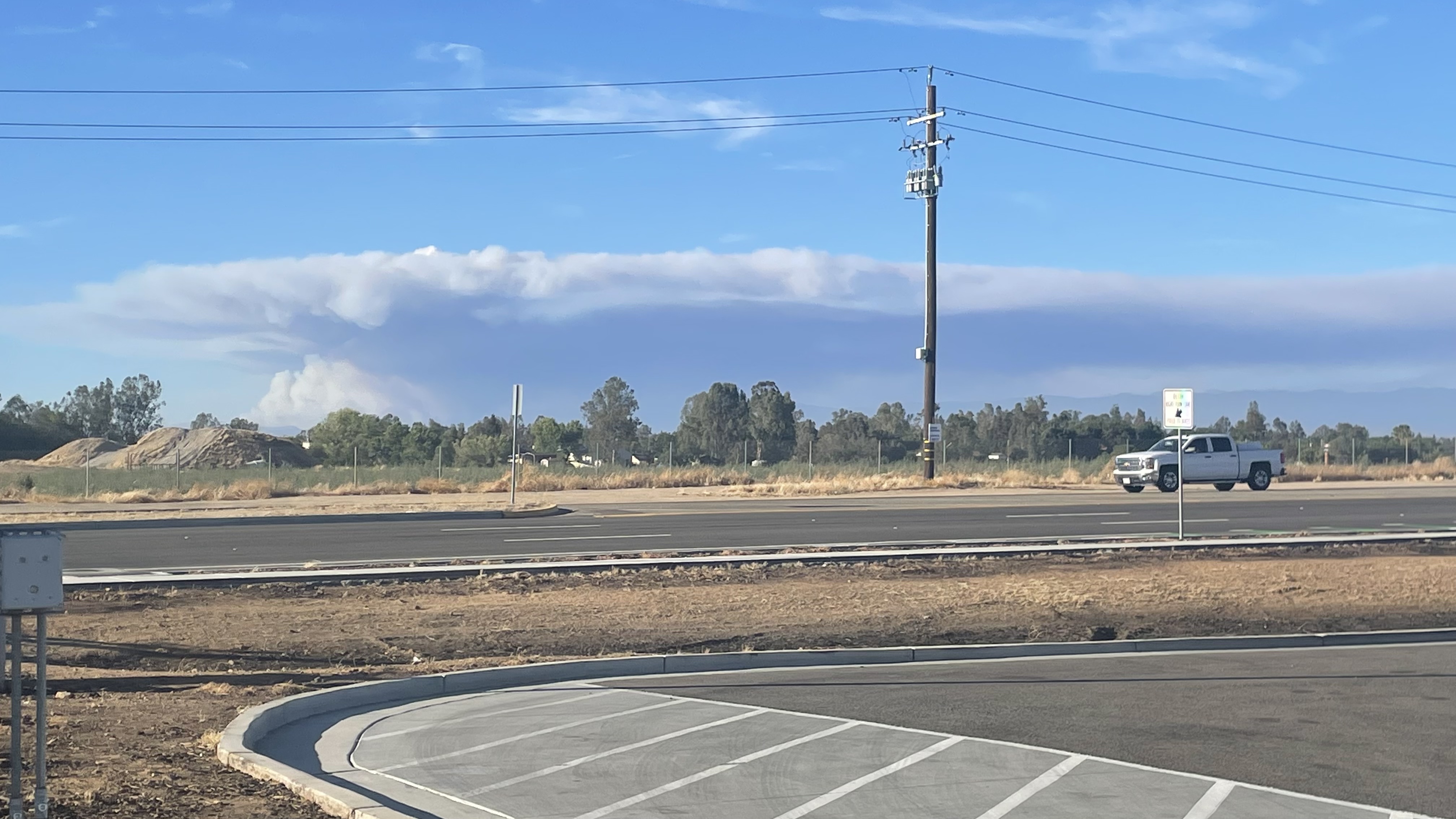 View of the pyrocumulus cloud from the Oak Fire (2022), taken on July 22, 2022 in Madera Acres, California