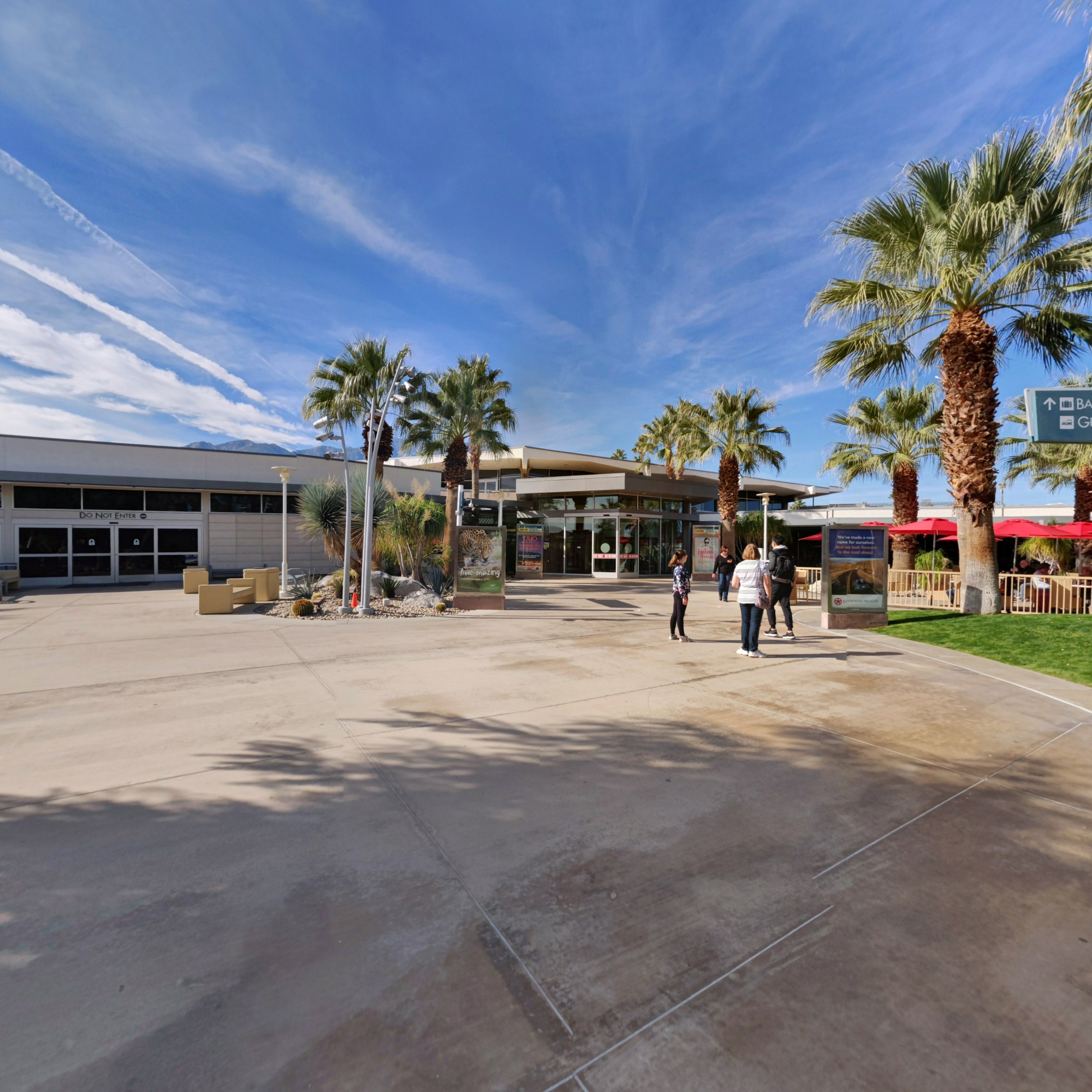 Concourse at Palm Springs International Airport (Back view of panorama)