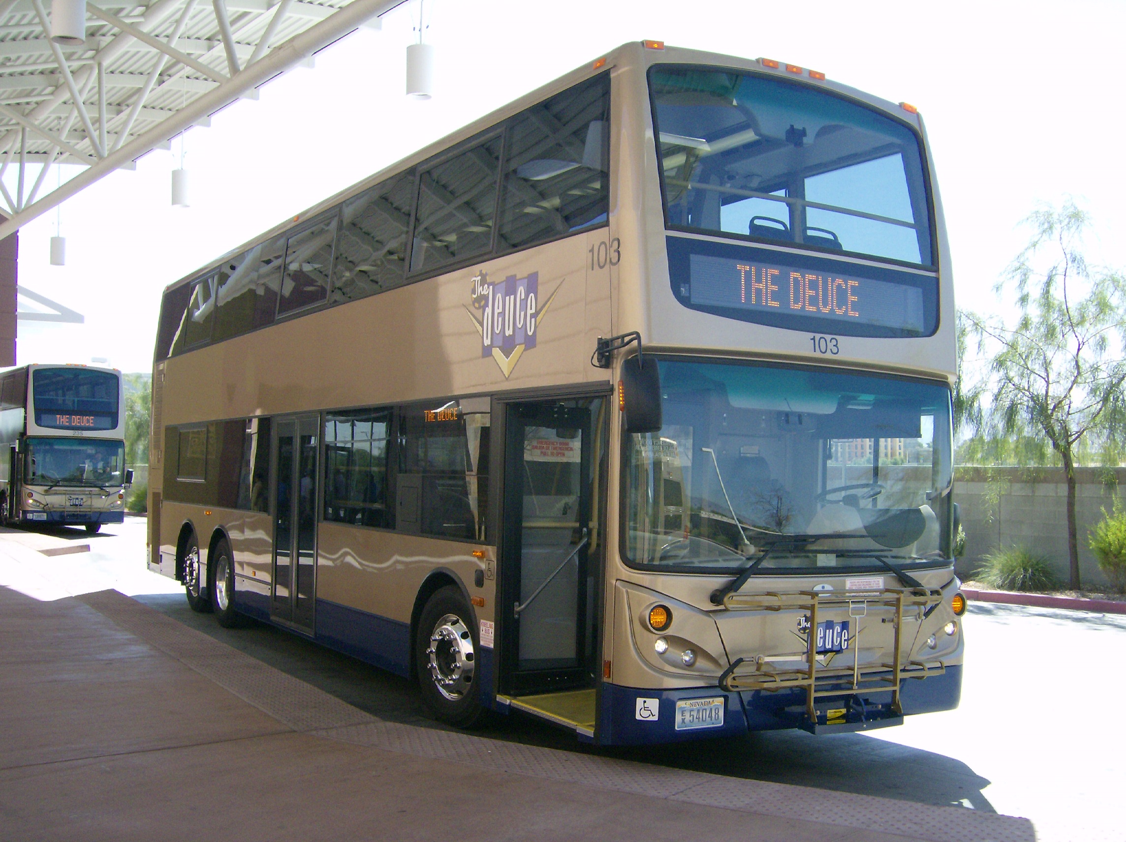 A 2007 Alexander Dennis Enviro 500 sporting "DEUCE" fleetname and livery in Las Vegas.