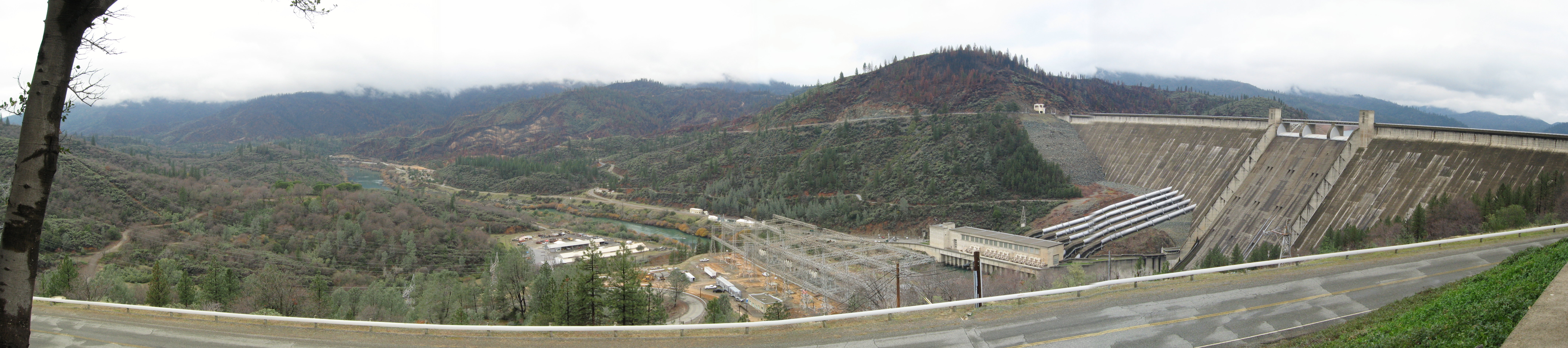 Panorama of the Shasta Dam in California taken on January 2006