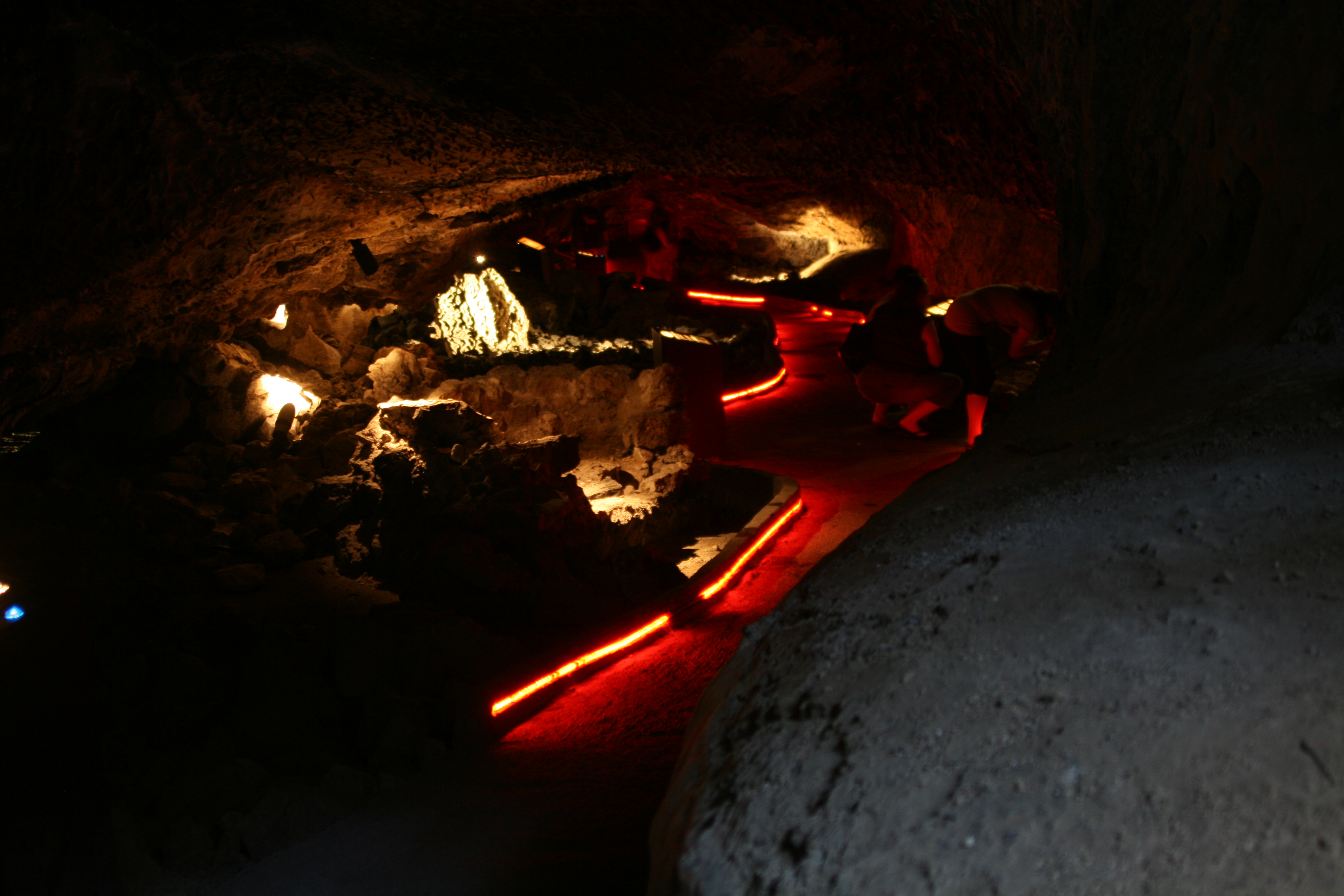 Illuminated lava tube at en:Lava Beds National Monument