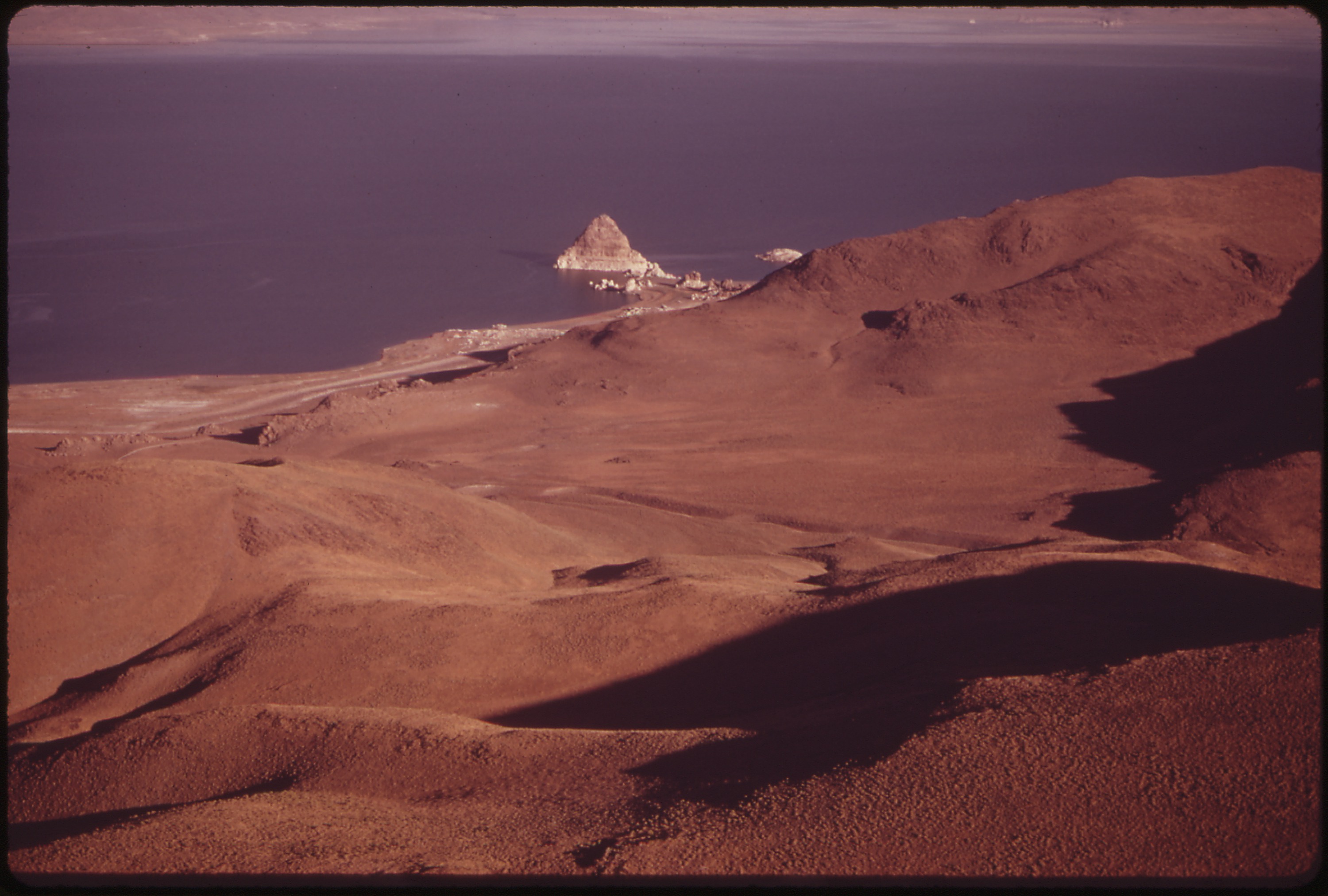 PYRAMID LAKE, LARGEST NATURAL LAKE IN NEVADA, LIES WITHIN THE PYRAMID LAKE INDIAN RESERVATION. THE ISLAND FOR WHICH... - NARA - 552888.jpg
