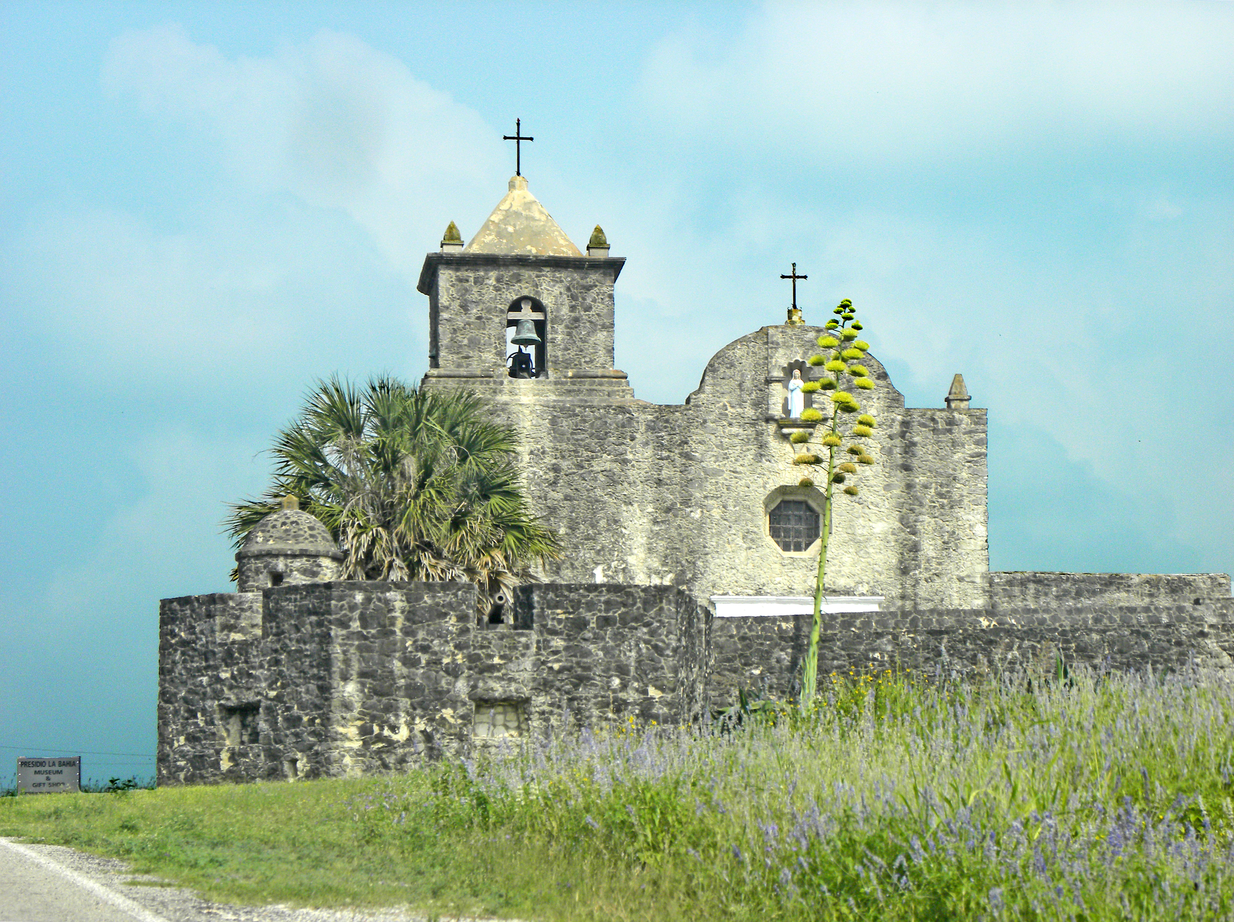 Built by the Spanish in the early 1700's. This fort was held by Colonel James Fannin and his men during Texas's fight for independence from Mexico. After the Alamo fell, Colonel Fannin was ordered by General Sam Houston to retreat. The colonel did so, but at a leisurely pace. They encountered the Mexican Army at Coleto Creek, where a battle took place. Colonel Fannin eventually surrendered and he and his men were marched back to Presidio La Bahia and imprisoned there. General Santa Ana ordered the Texans to be executed, which they were. Their remains are buried behind the presidio.