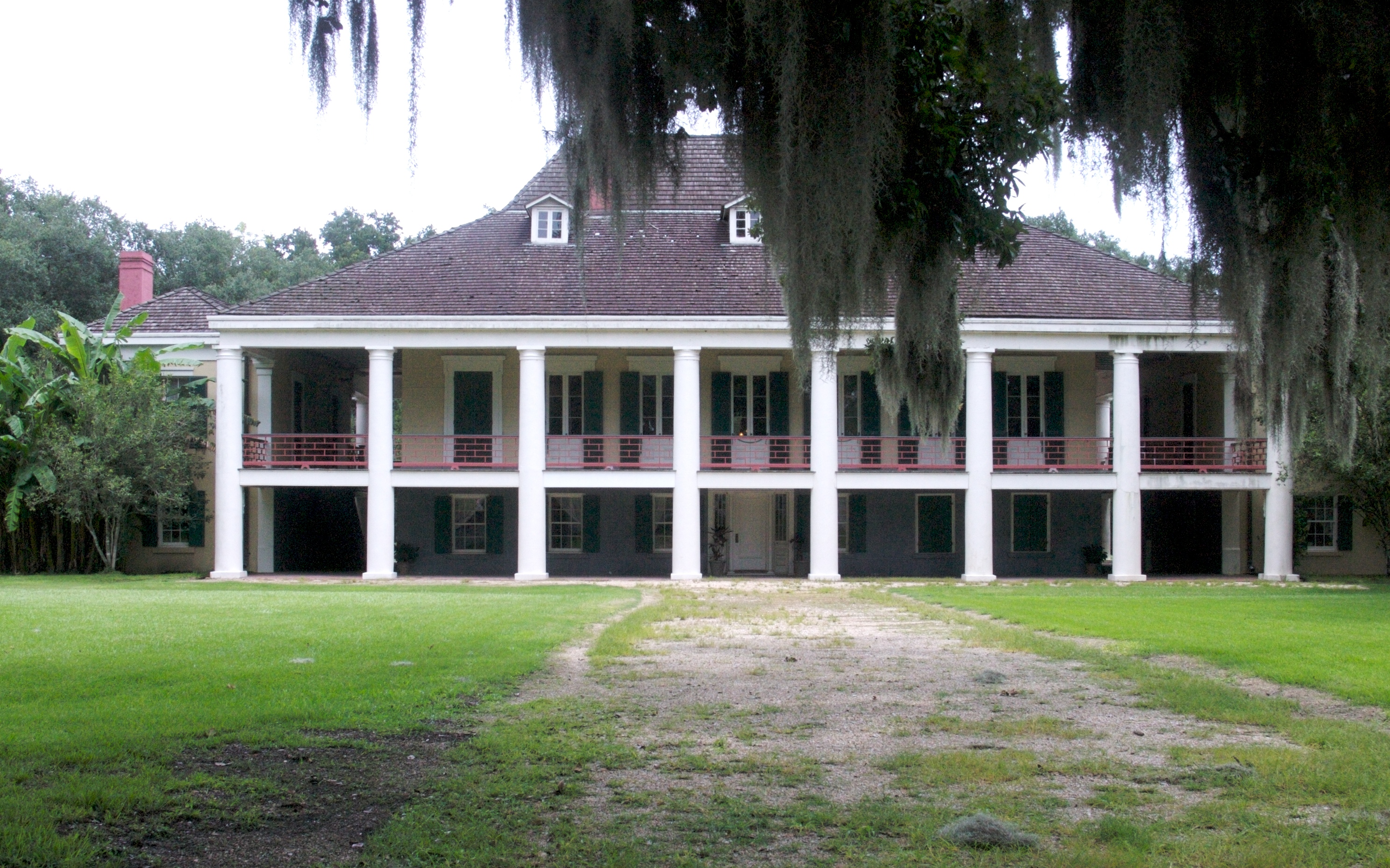 The Destrehan Manor House was constructed in 1787–1790 for Robert de Logny and inherited by Jean Noel d'Estrehan in 1800. It was eventually donated to the River Road Historical Society in 1972.
