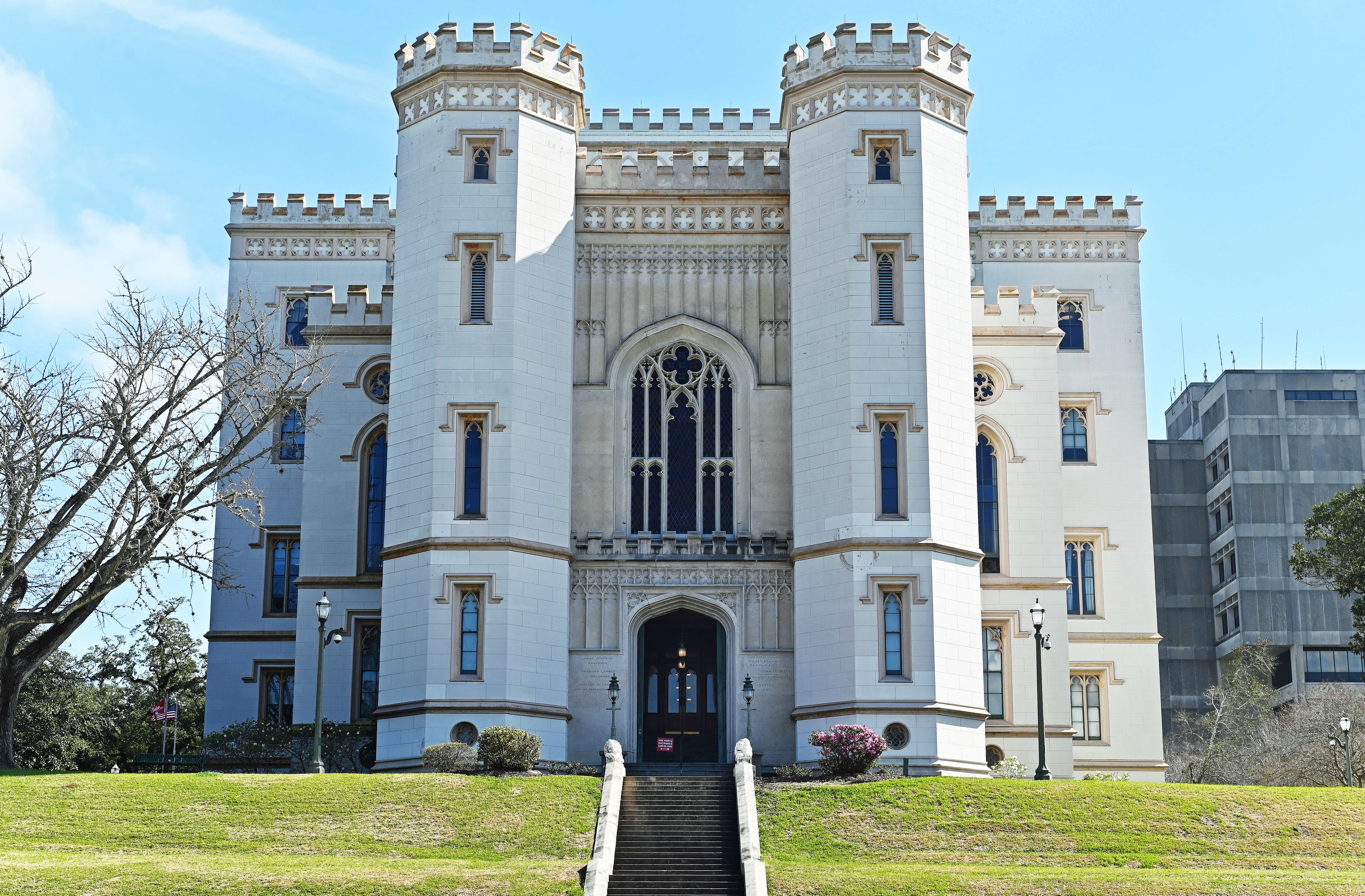 The west side of the old Louisiana state capitol in Baton Rouge, Louisiana, U.S.







This is an image of a place or building that is listed on the National Register of Historic Places in the United States of America. Its reference number is 73000862 (Wikidata).