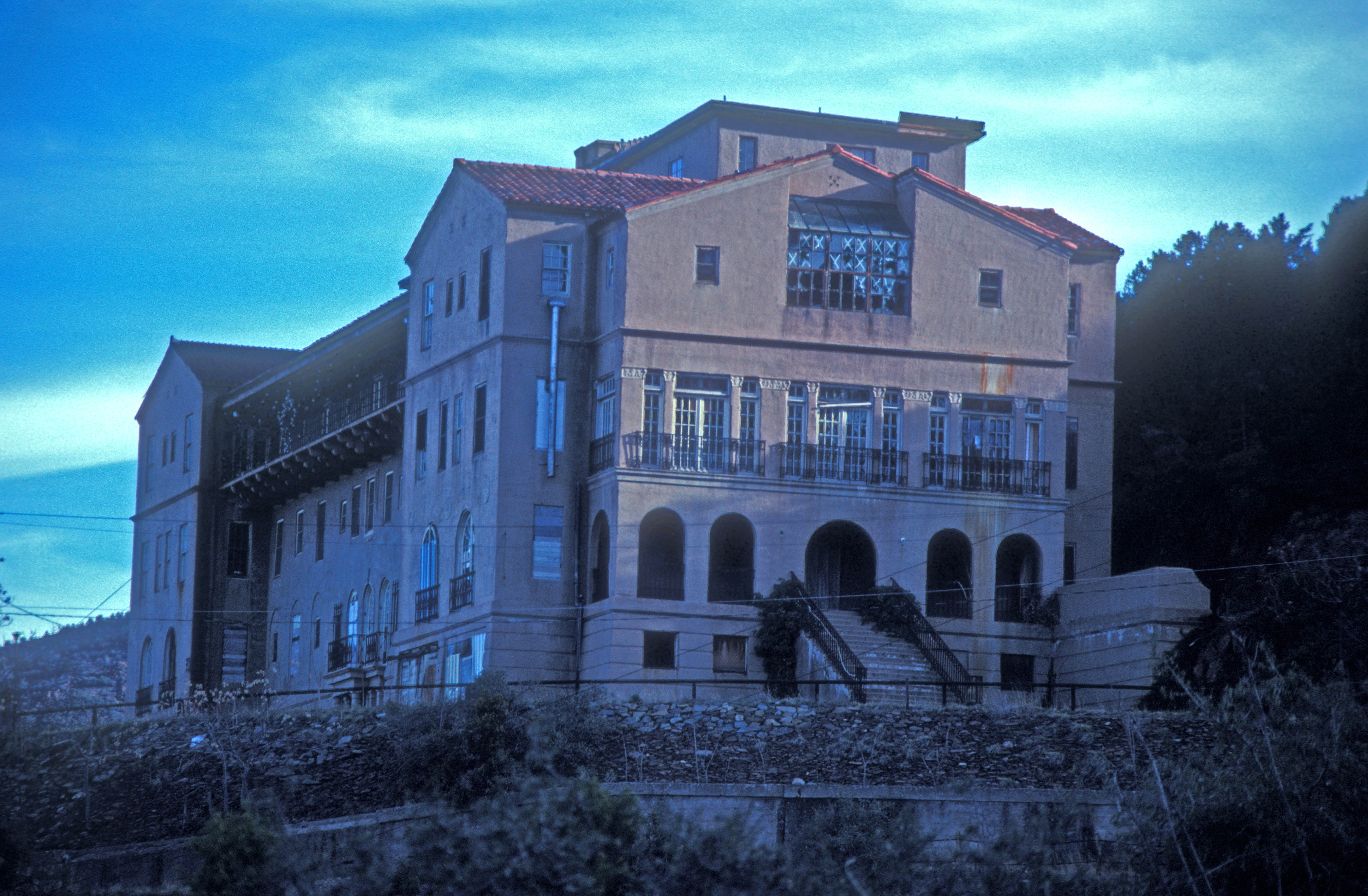 THE JEROME GRAND HOTEL in Jerome, Arizona WAS ORIGINALLY CONSTRUCTED IN 1926 UNDER THE NAME OF THE UNITED VERDE HOSPITAL. OPENED IN 1927, THE UNITED VERDE HOSPITAL BECAME IN 1930 THE MOST MODERN AND WELL EQUIPPED HOSPITAL IN ARIZONA AND IN POSSIBLY IN ALL OF THE WESTERN STATES. A contributing structure in the Jerome Historic District a National Historic Landmark