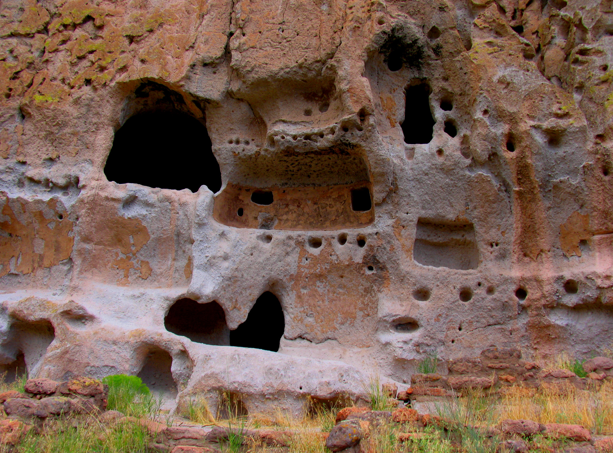 , Bandelier, New Mexico, USAcliff dwellings