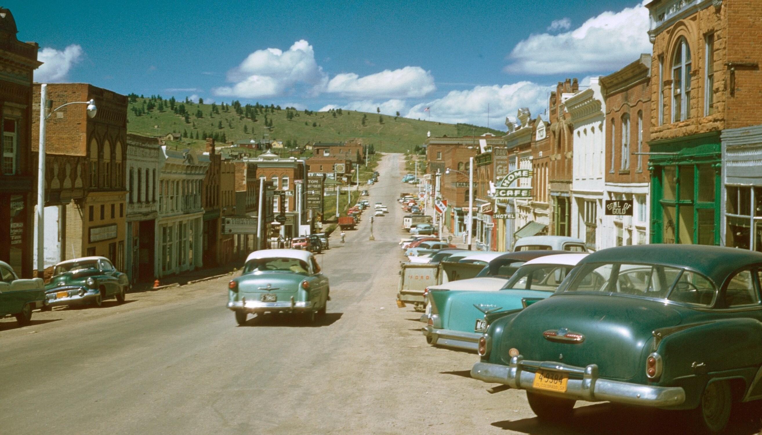 Downtown Cripple Creek, Colorado, 1957.
Other images by this contributor - http://en.wikipedia.org/wiki/User:Sba2