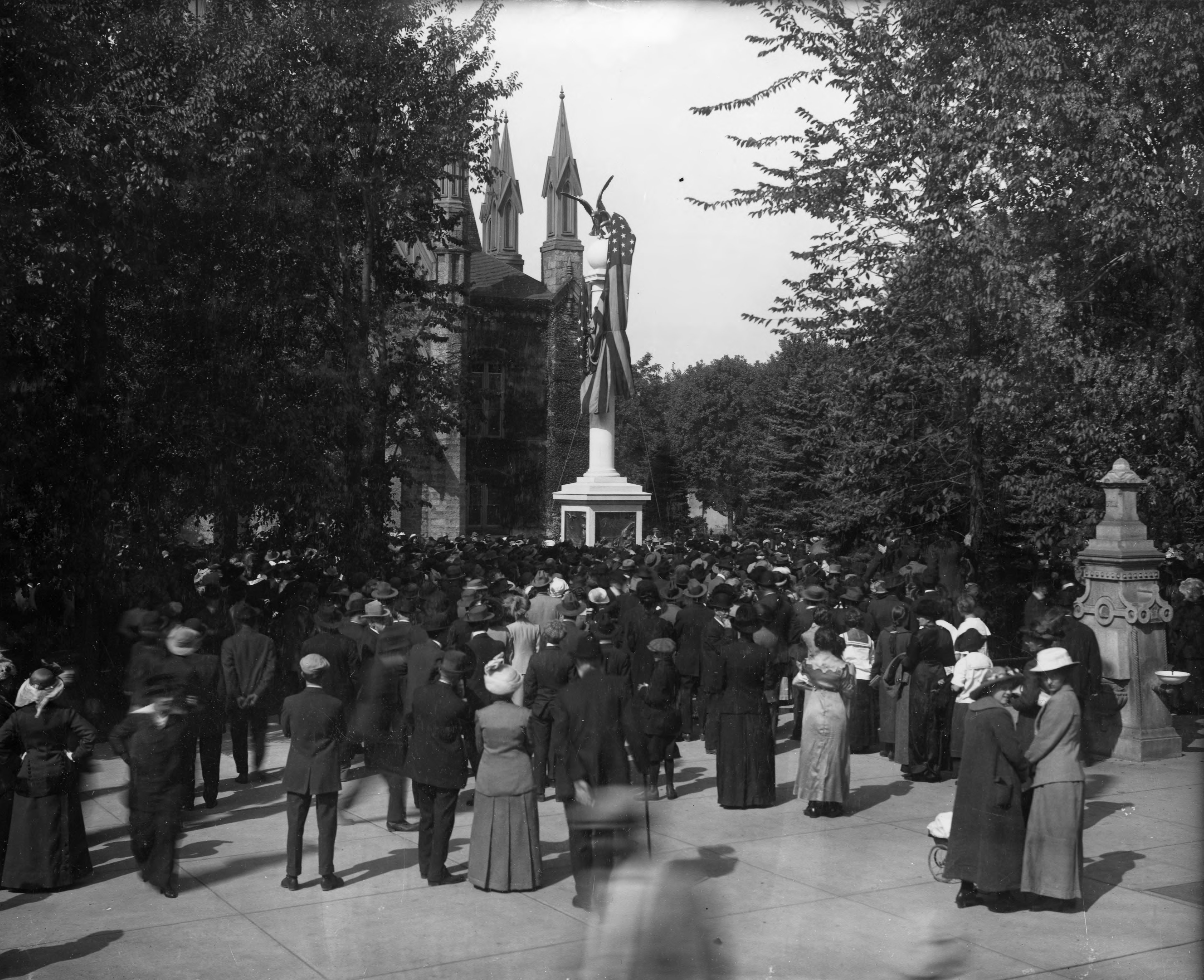 The Seagull Monument being unveiled on Temple Square in Salt Lake City, Utah on October 1, 1913.
