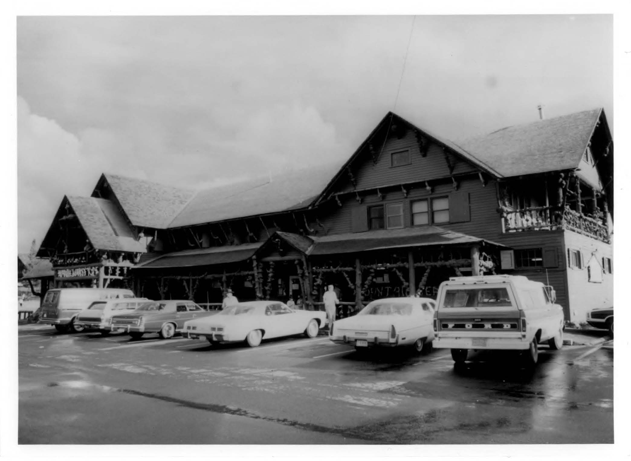 Photo of Lower Hamilton Stores, Old Faithful Historic District, Yellowstone National Park, Wyoming, July 1980