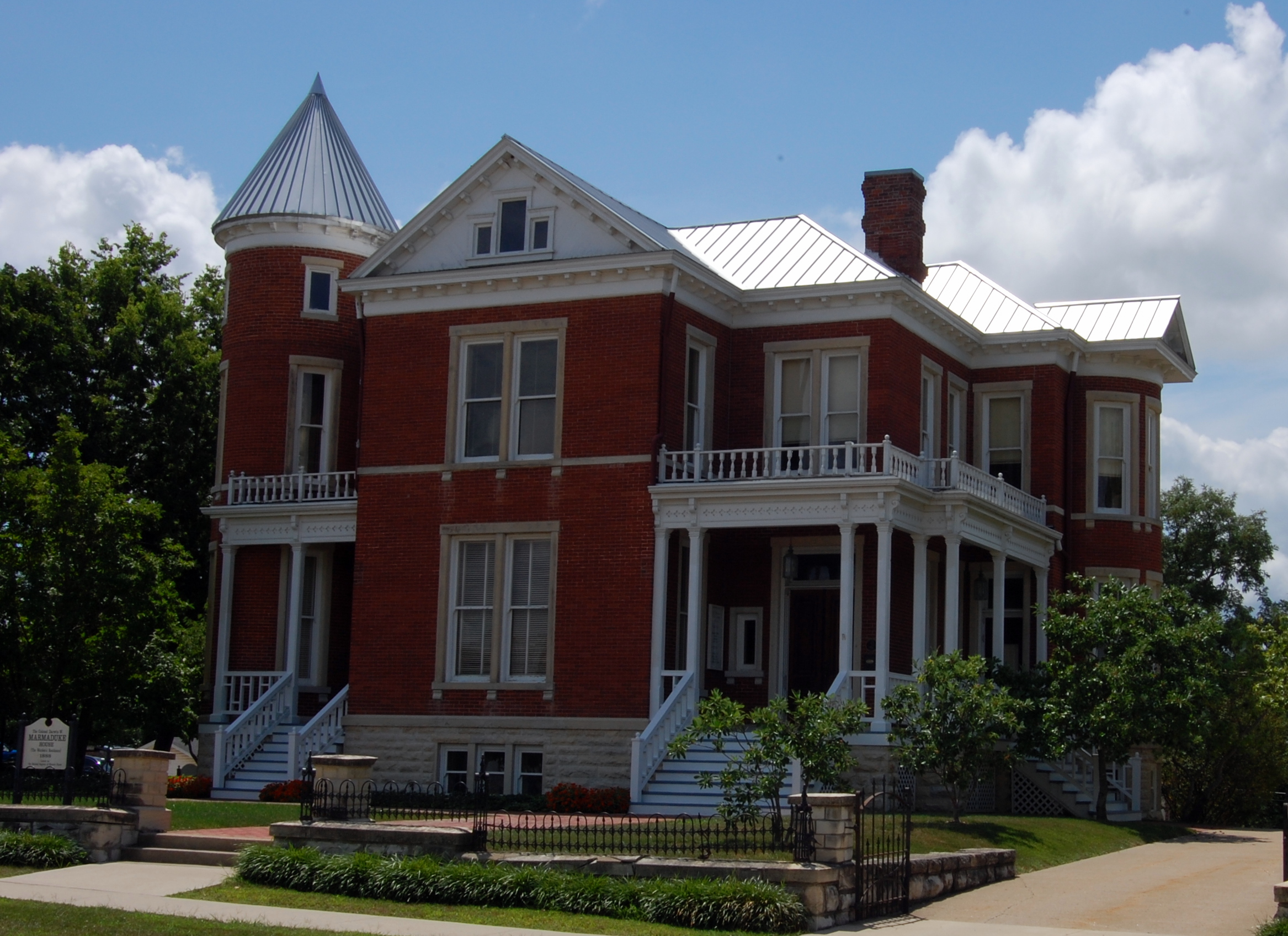 Missouri State Penitentiary Warden's House, 700 E. Capitol Ave, Jefferson City, Missouri