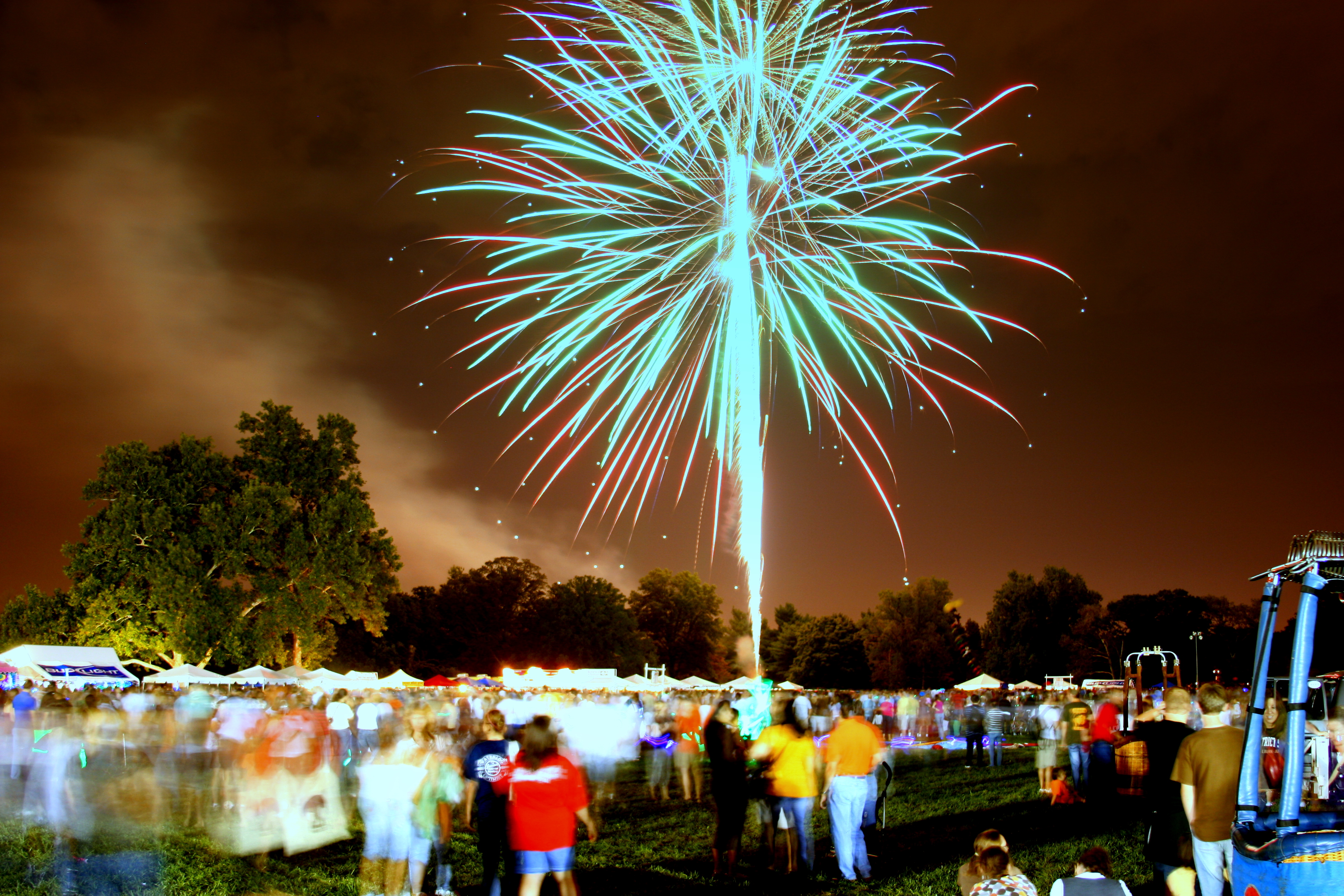 Fireworks at the St. Louis Balloon Glow 2008 at Forest Park.