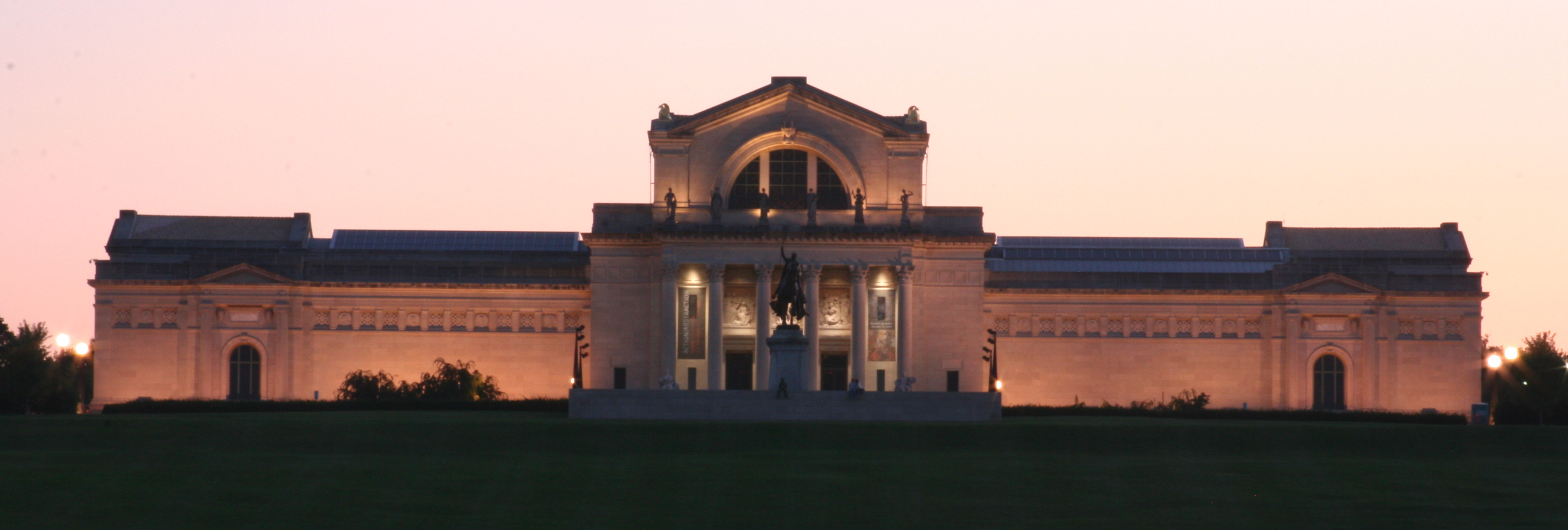 The Art Museum at Forest Park in St. Louis, Missouri at night.