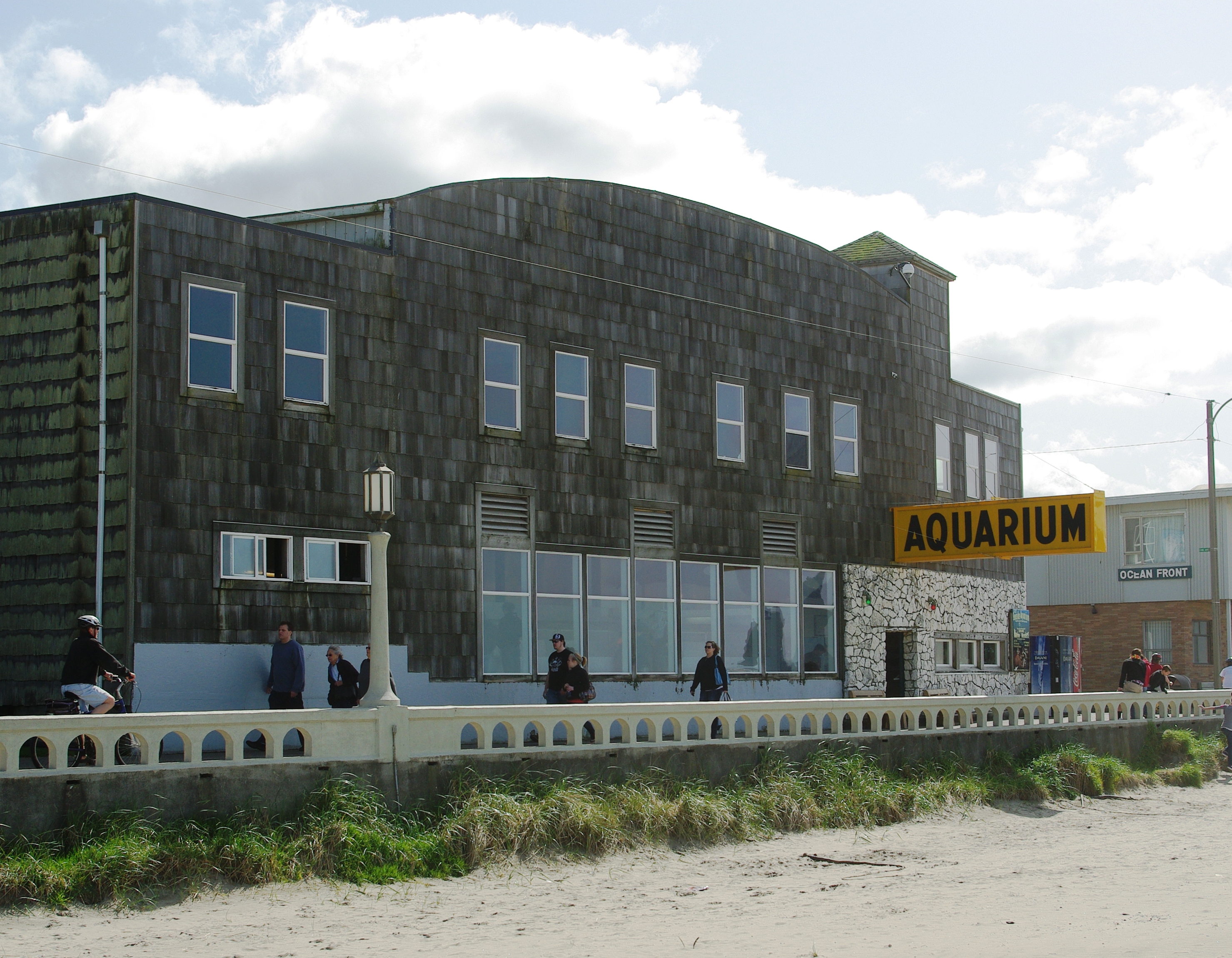 The Seaside Aquarium along the promenade in w:Seaside, Oregon.